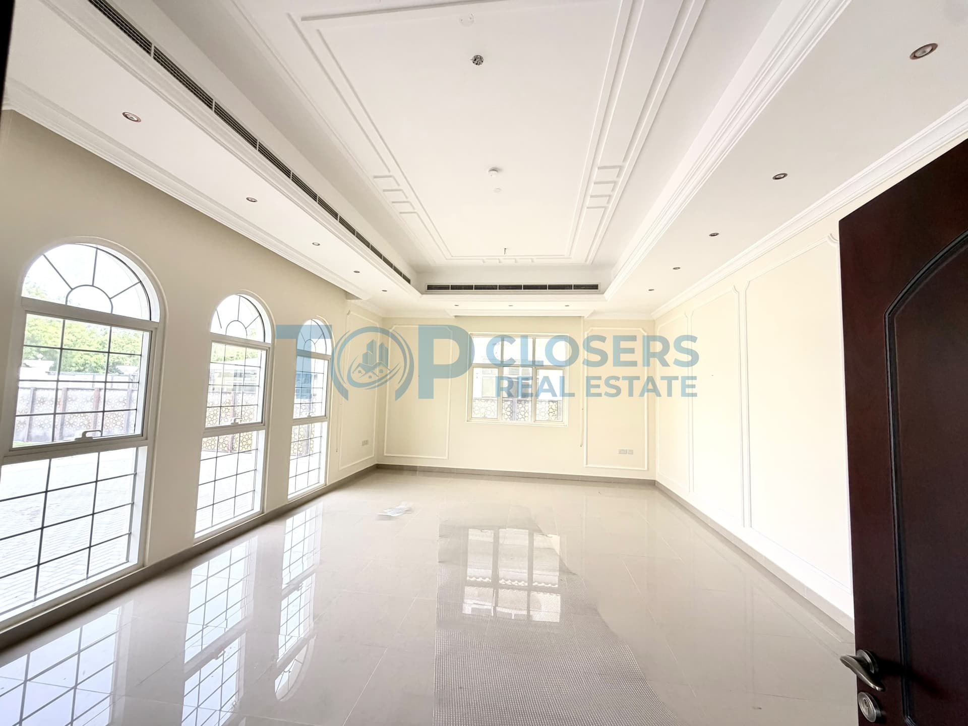 Luxurious Villa / Local rate / Prime Location - Image 4