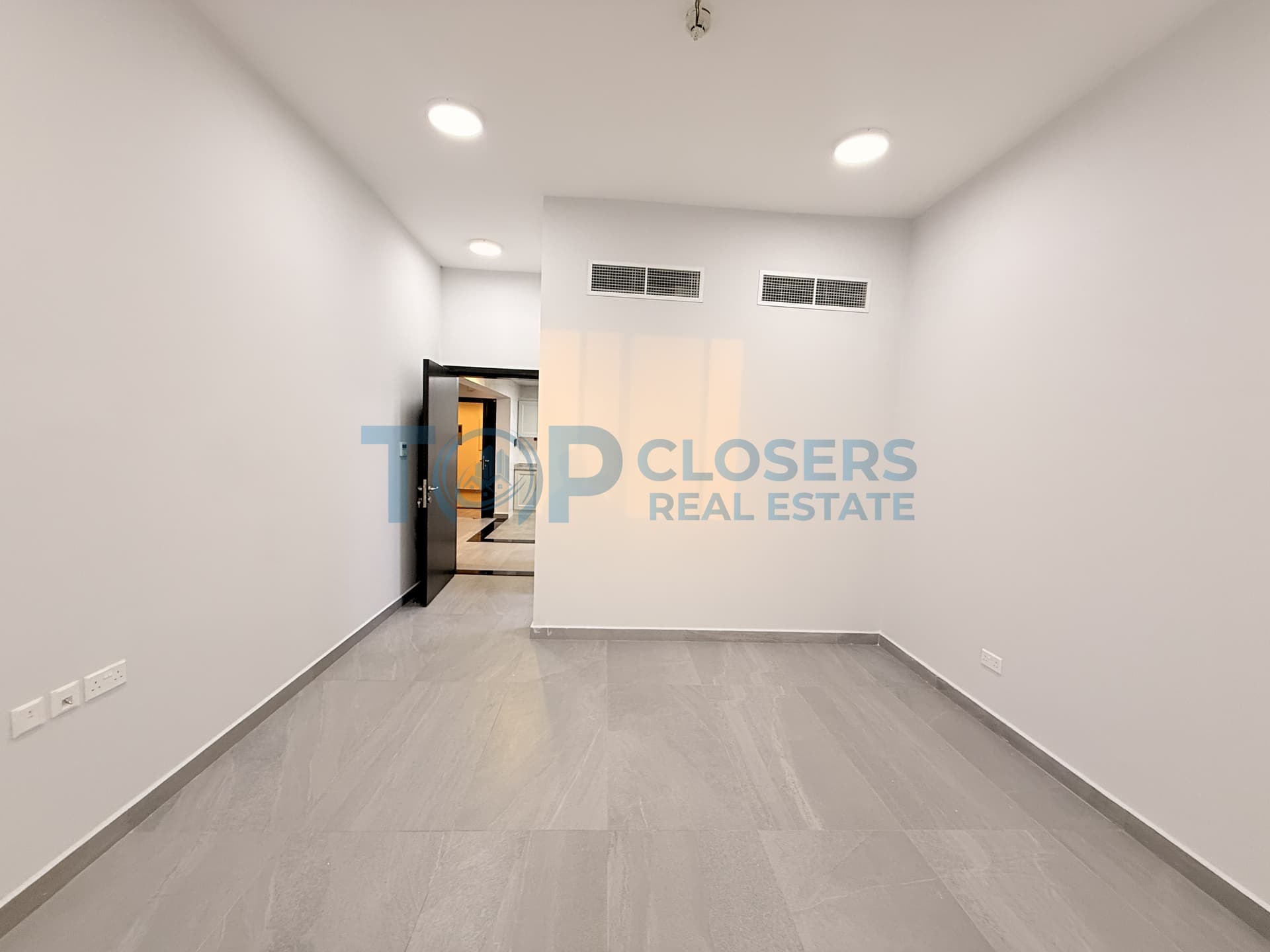 Spacious Apartment | Elevator | Basement Parking - Image 4