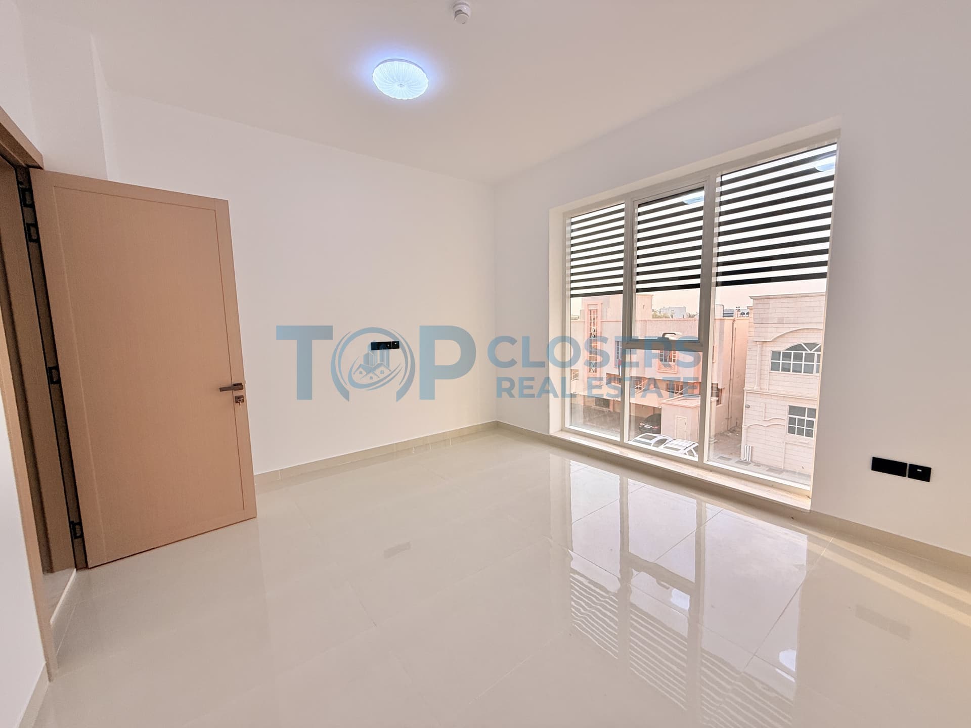 1BHK Brand New | Prime Location | Basement Parking - Image 3