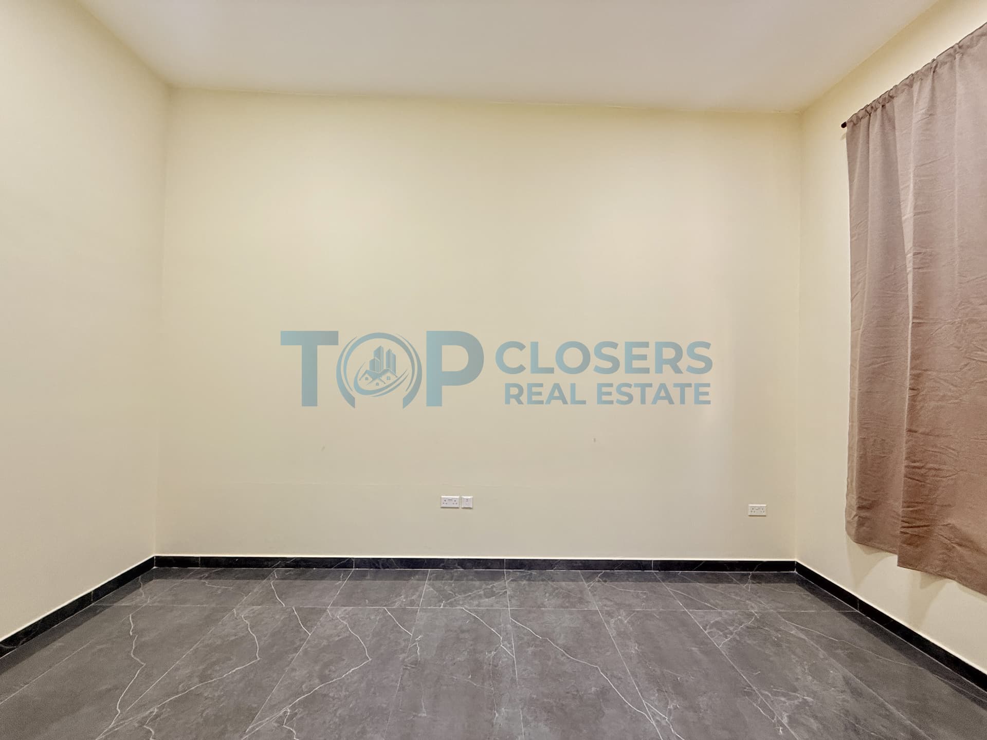 Including All|Studio | Prime Location | Free Parking - Image 4