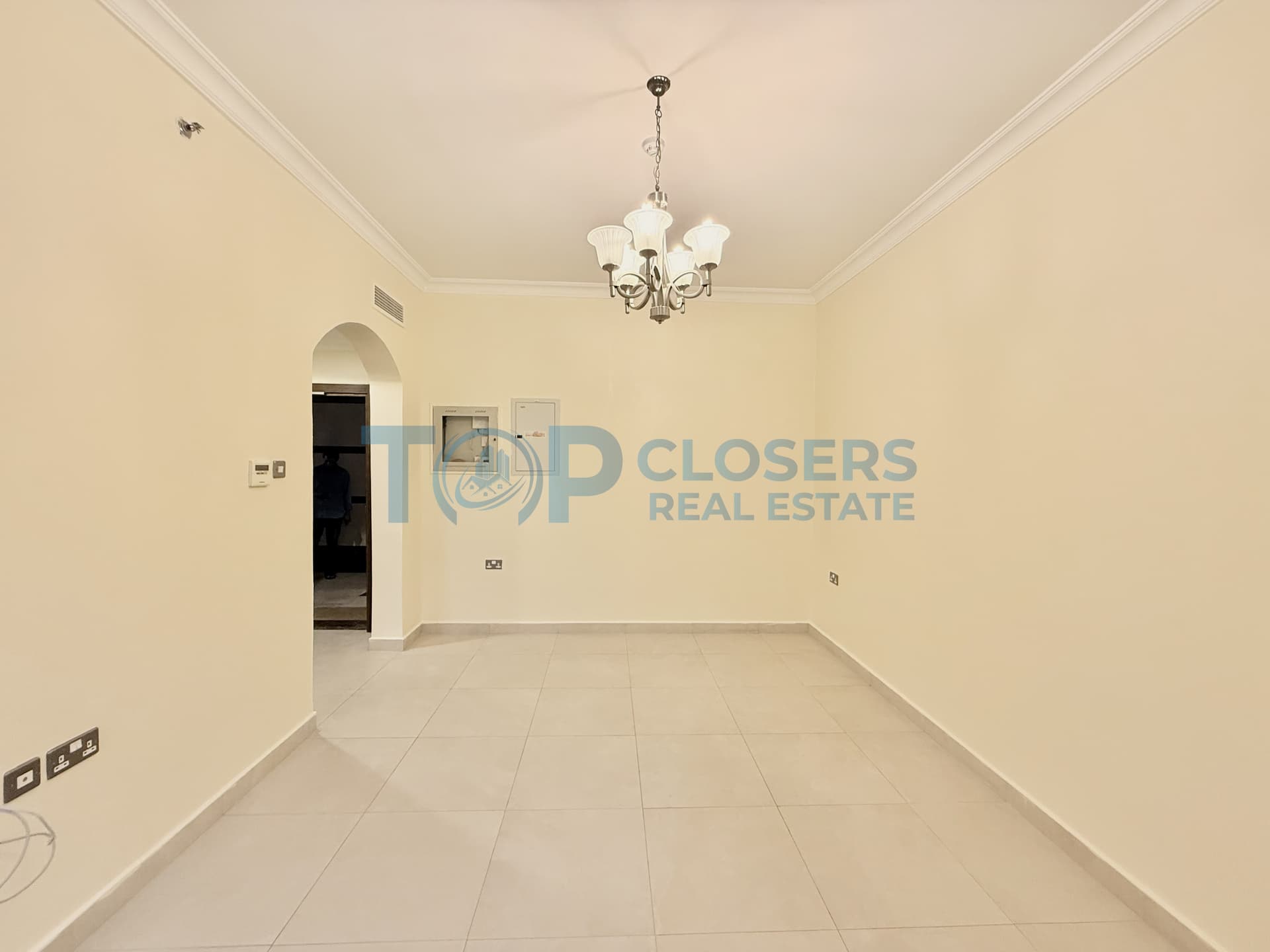 2BHK | Neat And Clean| Elevator | Basement Parking - Image 3