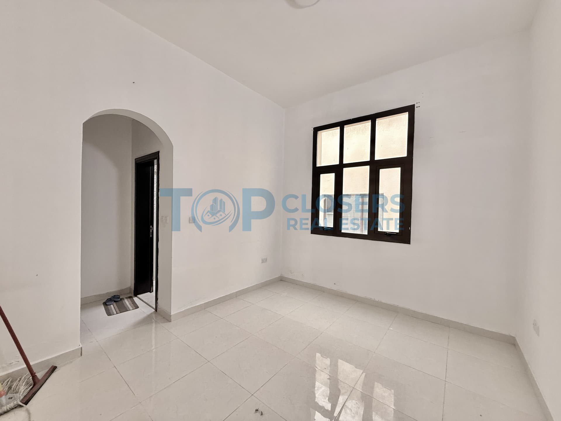 Spacious Apartment | Elevator | Basement Parking - Image 4