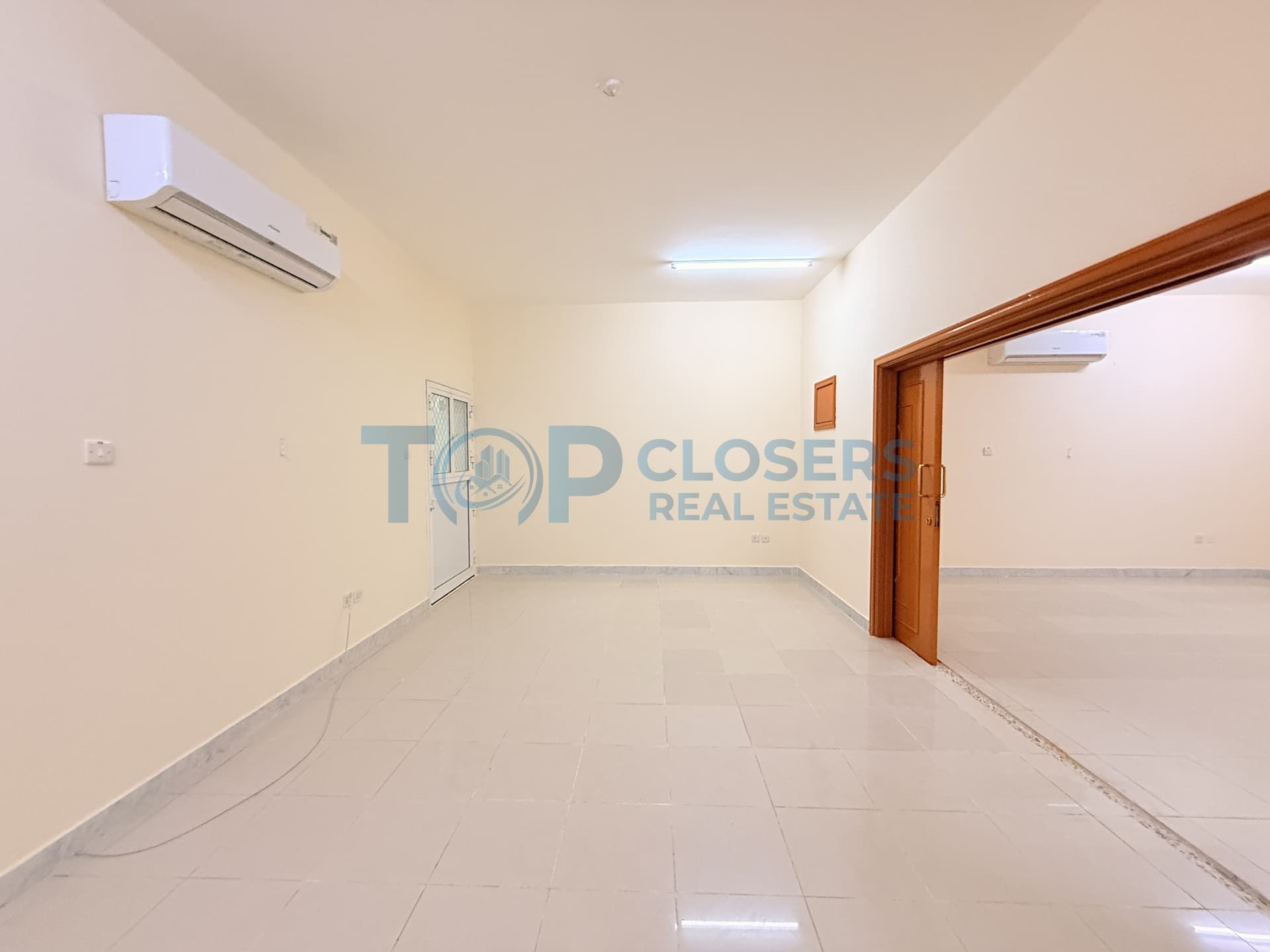 Private Entrance | Big Majlis| Maids Room | Yard - Image 3