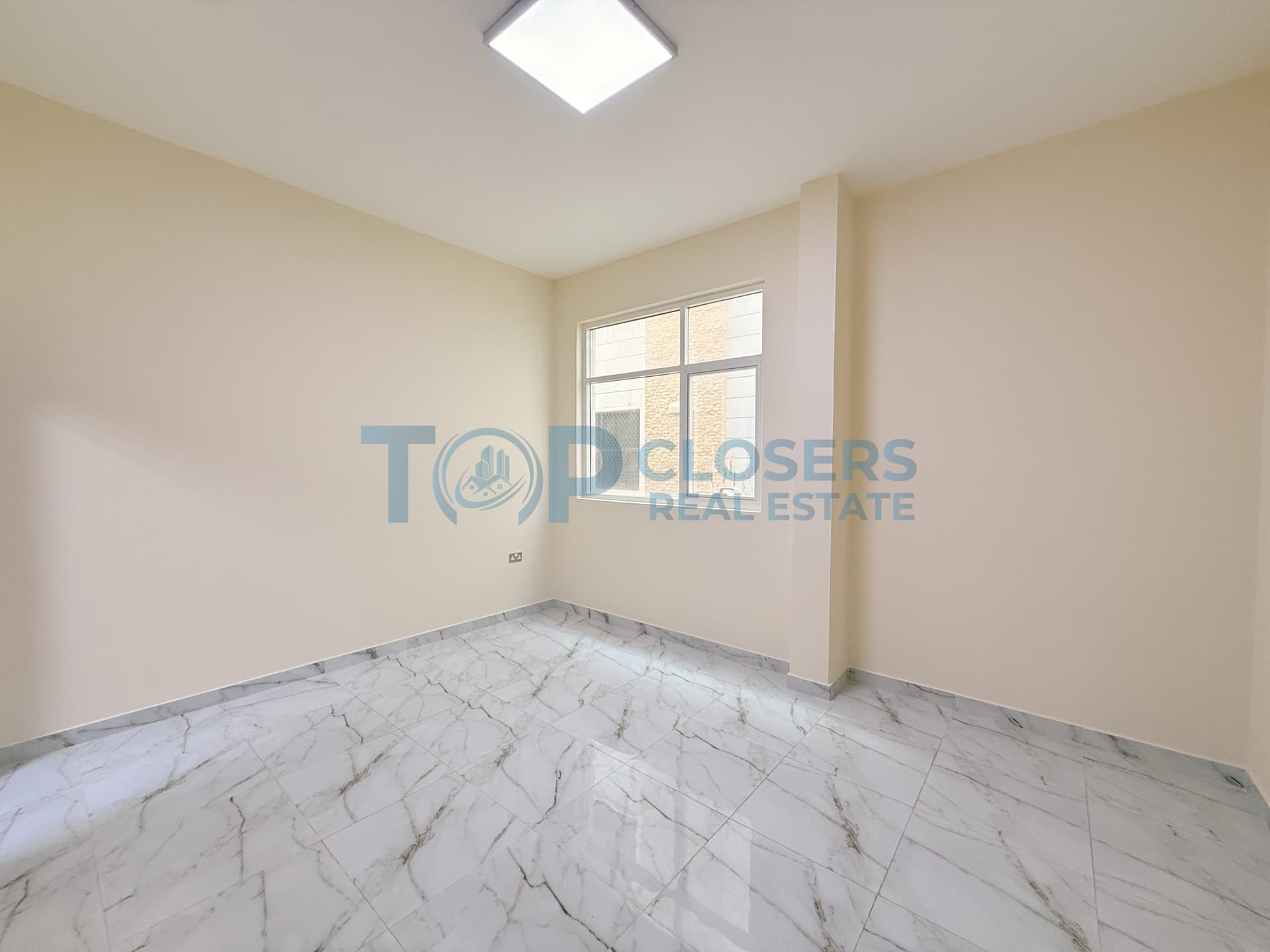 Spacious Apartment | Near To Hospital | Covered Parking - Image 3