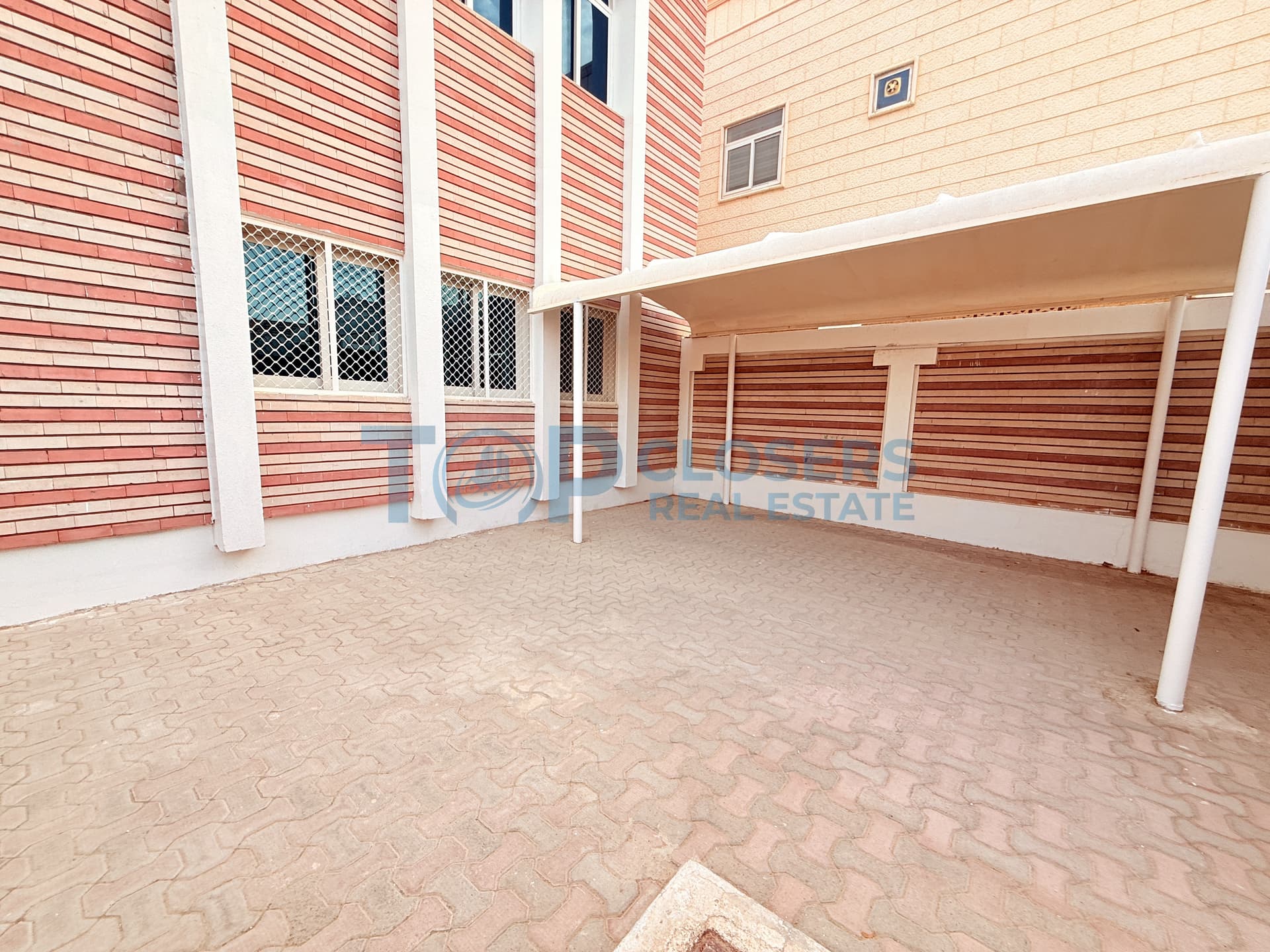 Private Entrance | Big Majlis| Maids Room | Yard - Image 1