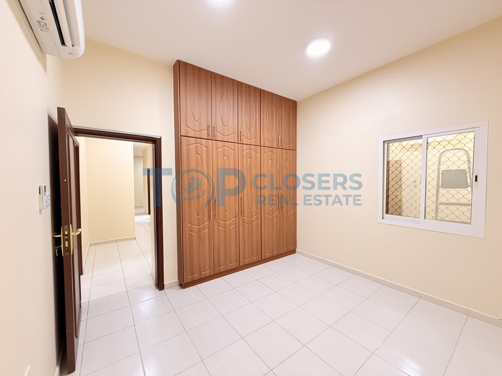 Spacious 3BHK Apartment |Balcony | Covered Parking - Image 4