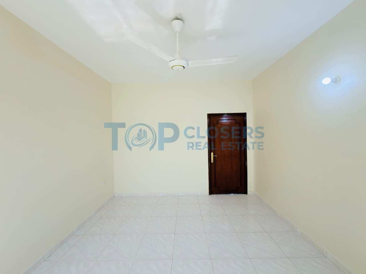4 Payments | Ground Floor | Private Entrance - Image 4