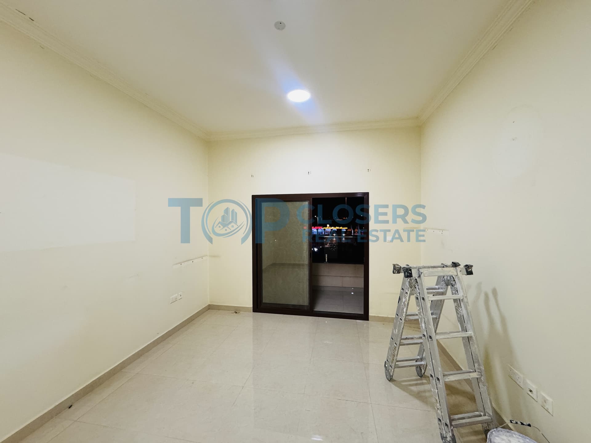Balcony | Central AC | Built In Wardrobe | 1 Bhk - Image 4