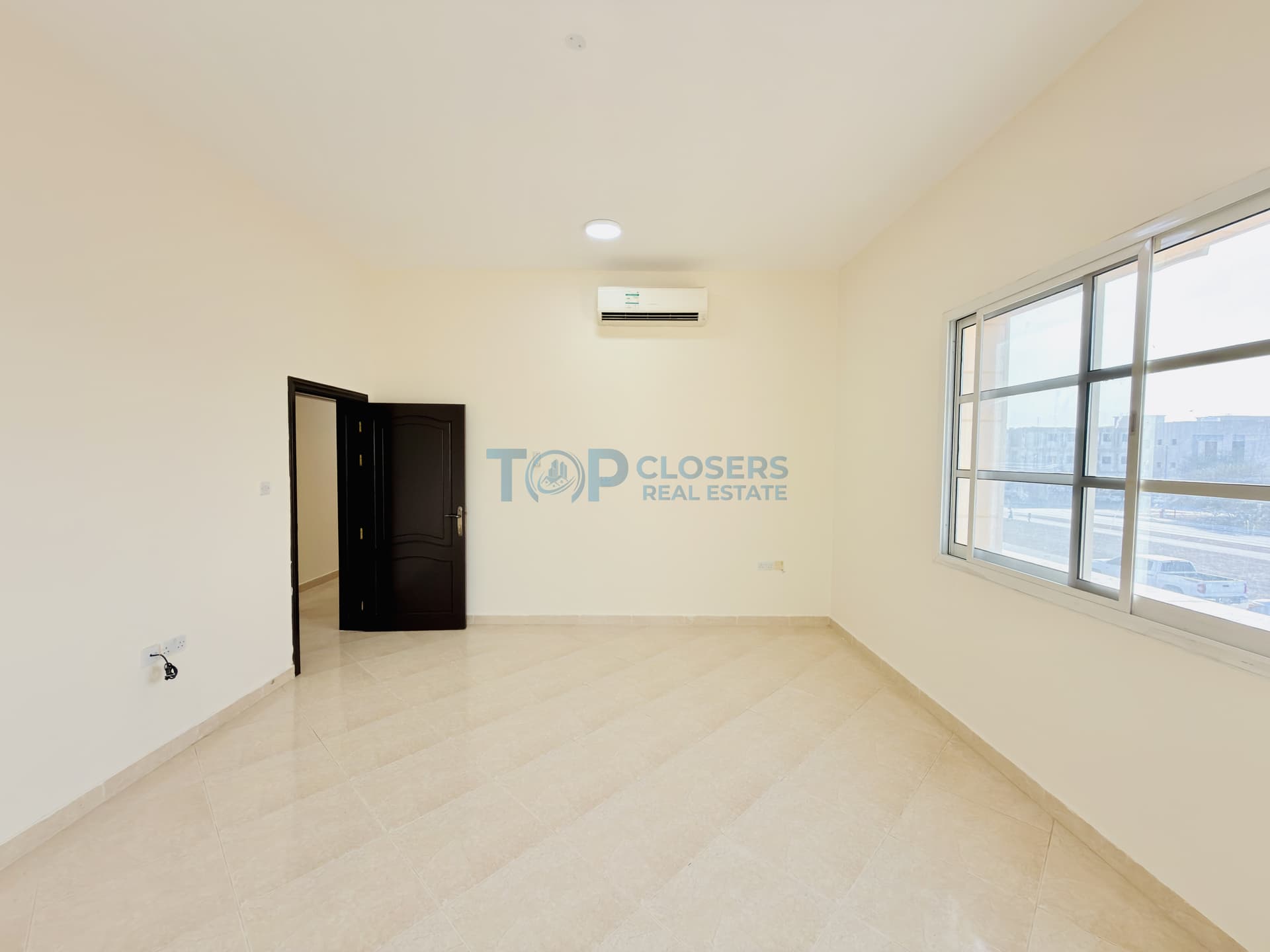 Spacious and Bright |Near To School|Prime location - Image 2