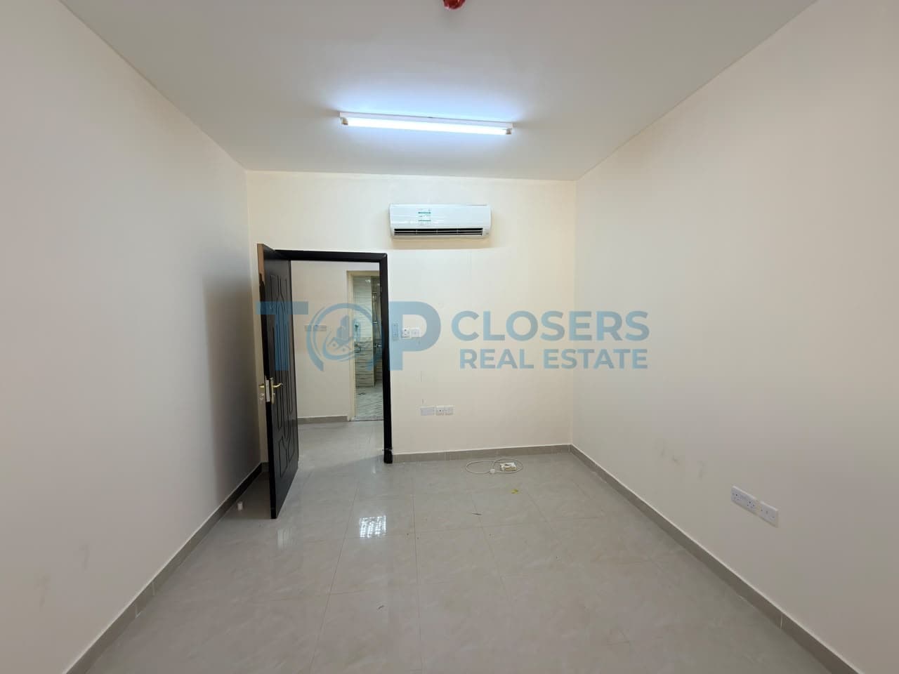 Ground Floor | Covered Parking |Spacious Apartment - Image 3