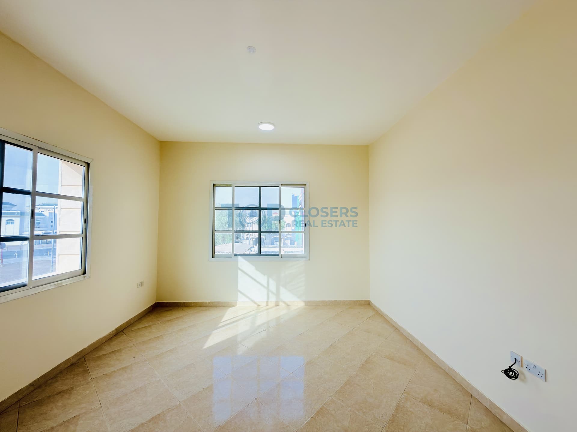 Spacious and Bright |Near To School|Prime location - Image 4