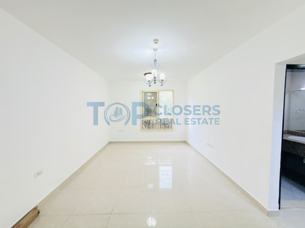 Ready To Move| Bright and Spacious| Prime Location - Image 2