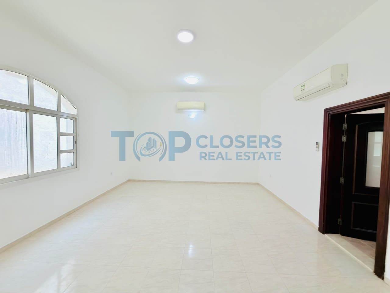 Private Backyard|Prime Location|Spacious Rooms - Image 1
