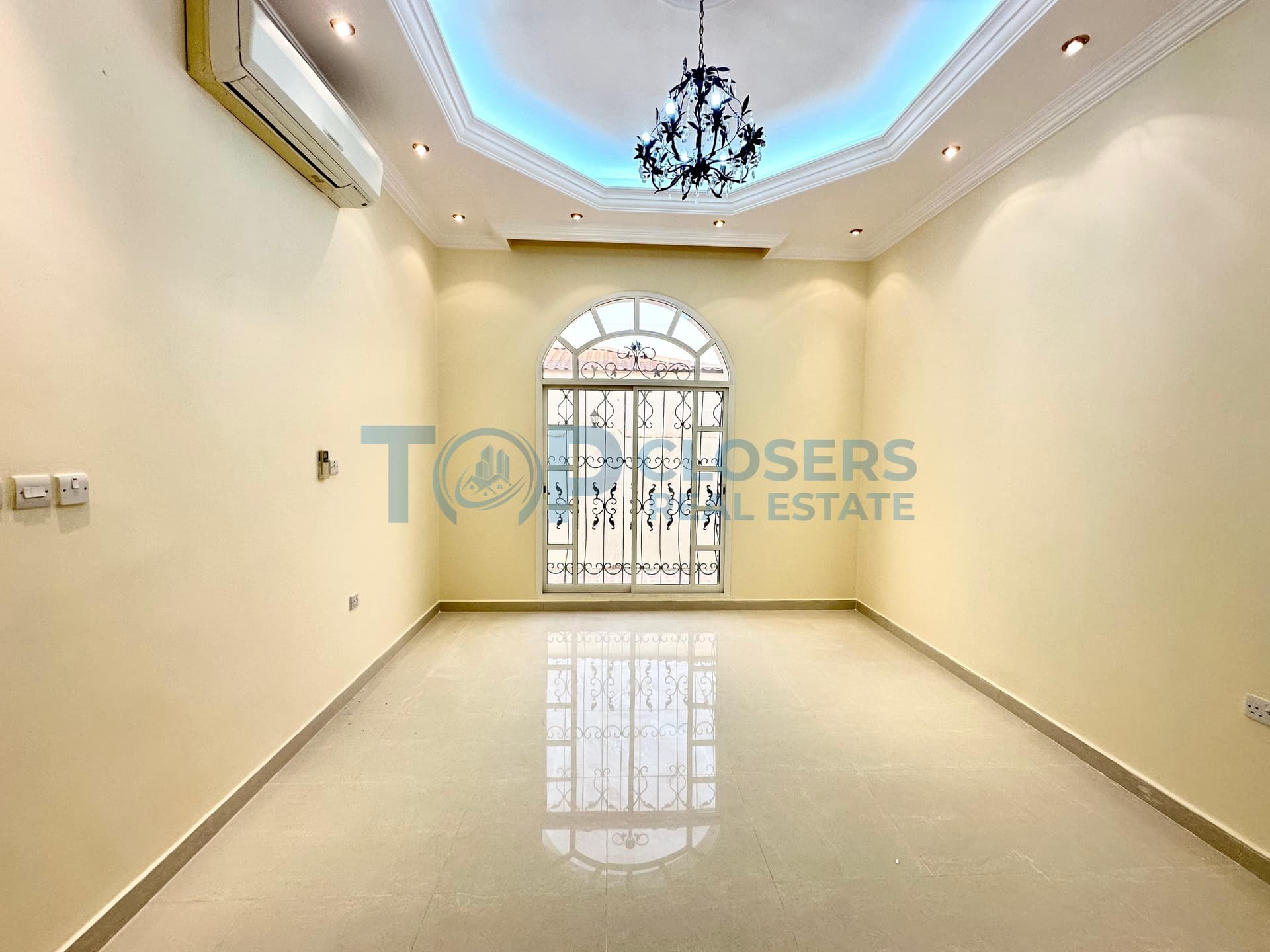 4 Master Br | Huge Yard | Prime location - Image 3