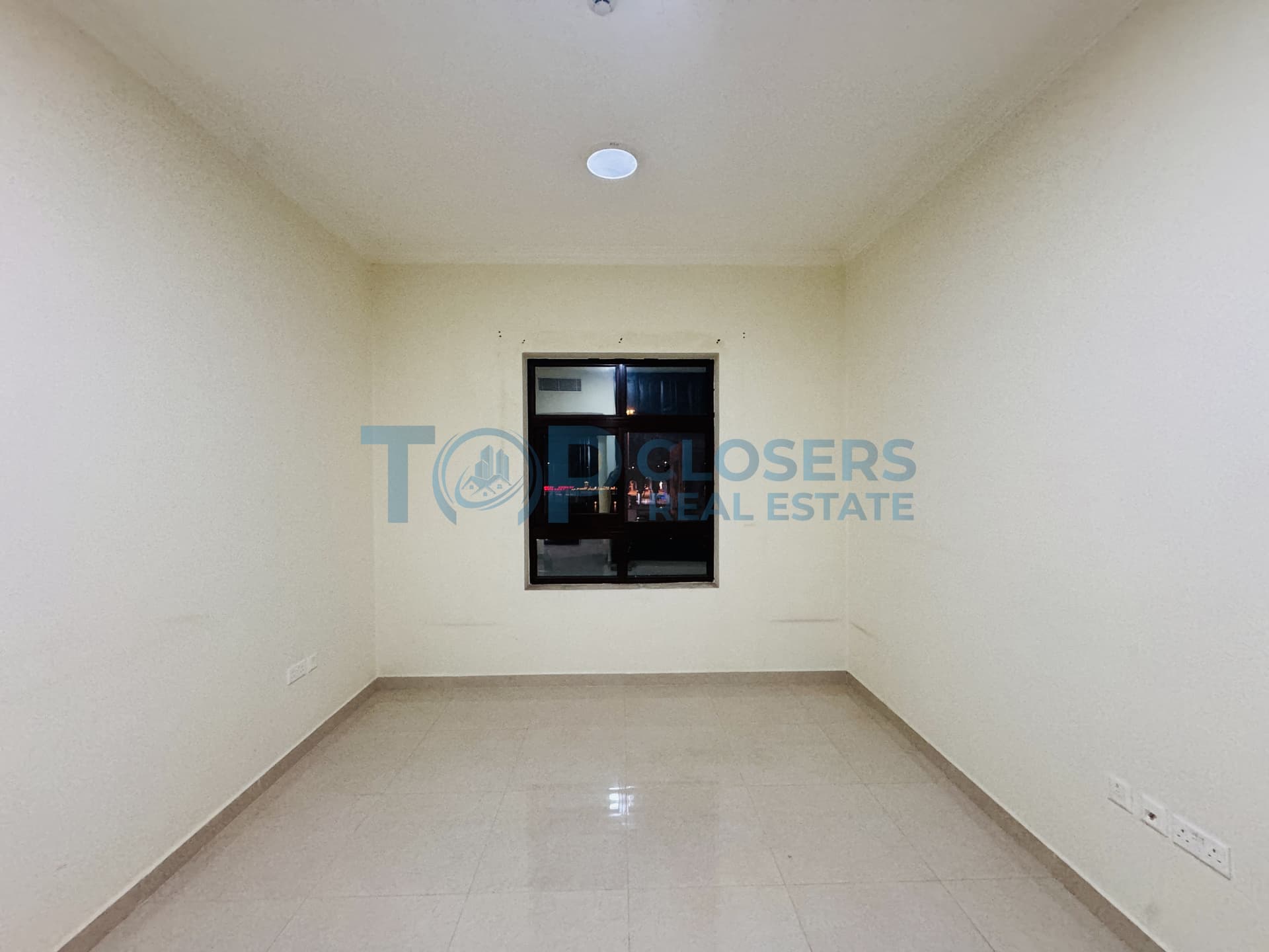 Balcony | Central AC | Built In Wardrobe | 1 Bhk - Image 3
