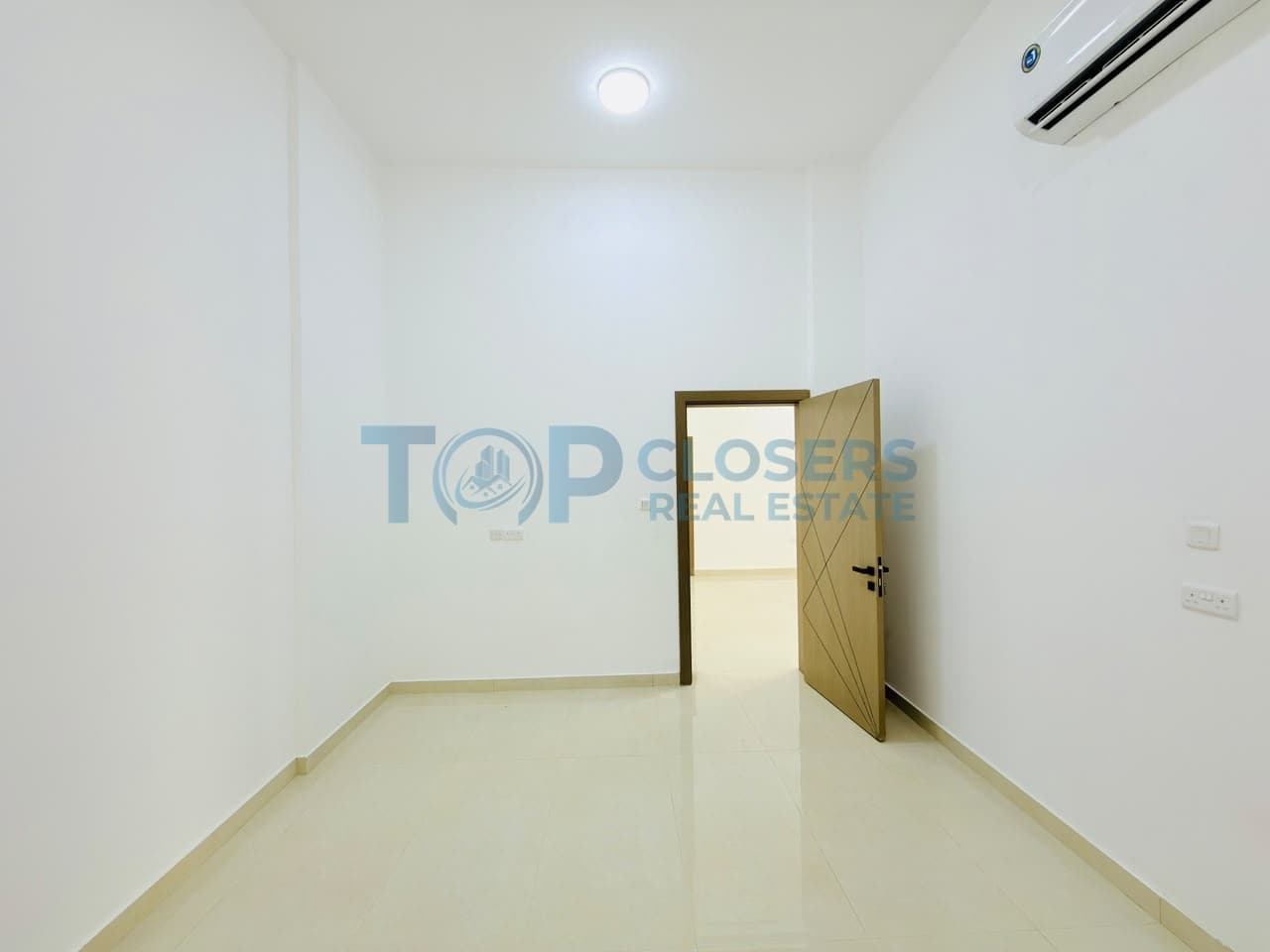 Brand New| Ready To Move|Free Water Electricity - Image 4