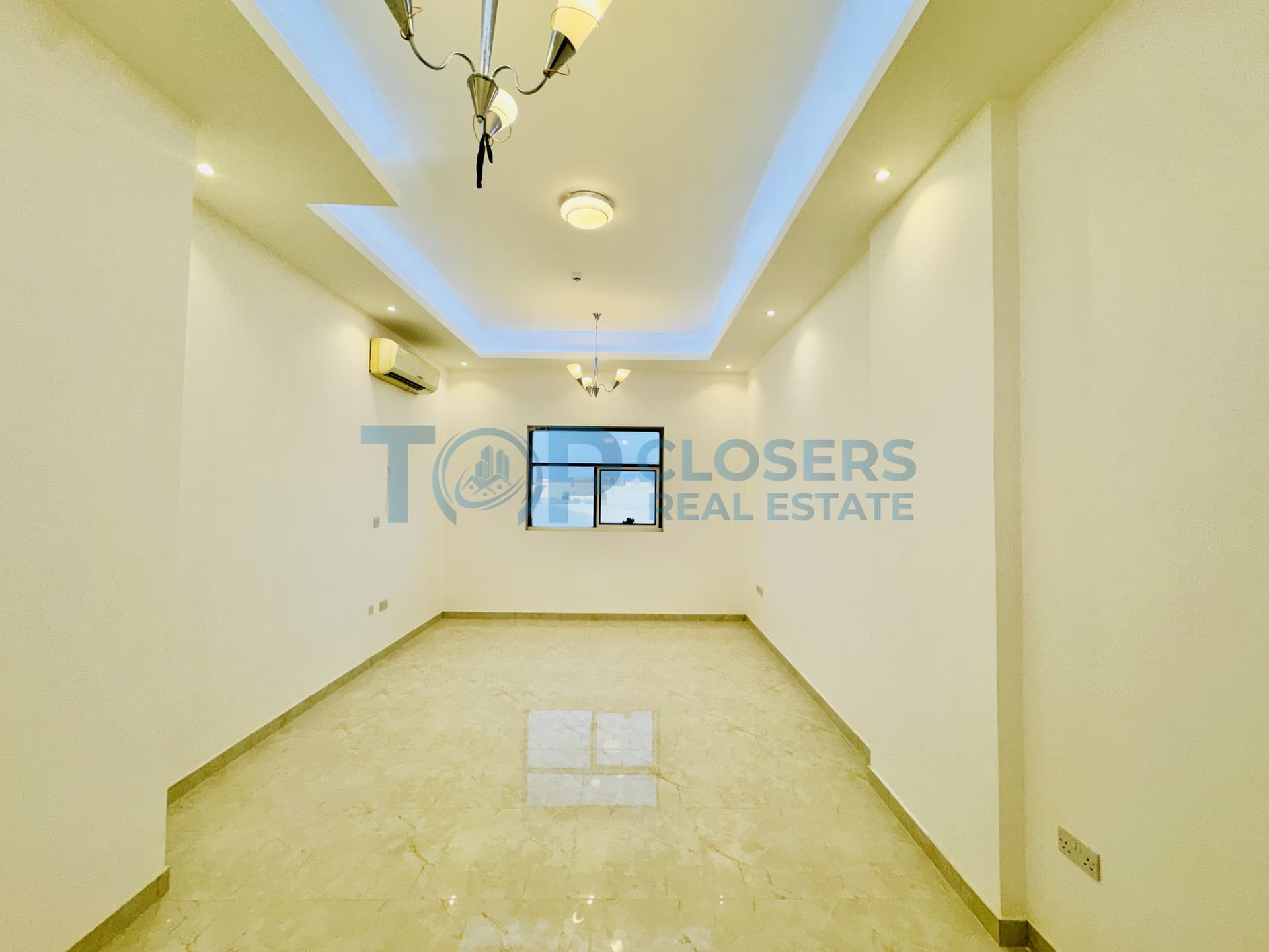 Brand New| Near Al Ain Mall | Spacious and Bright - Image 2