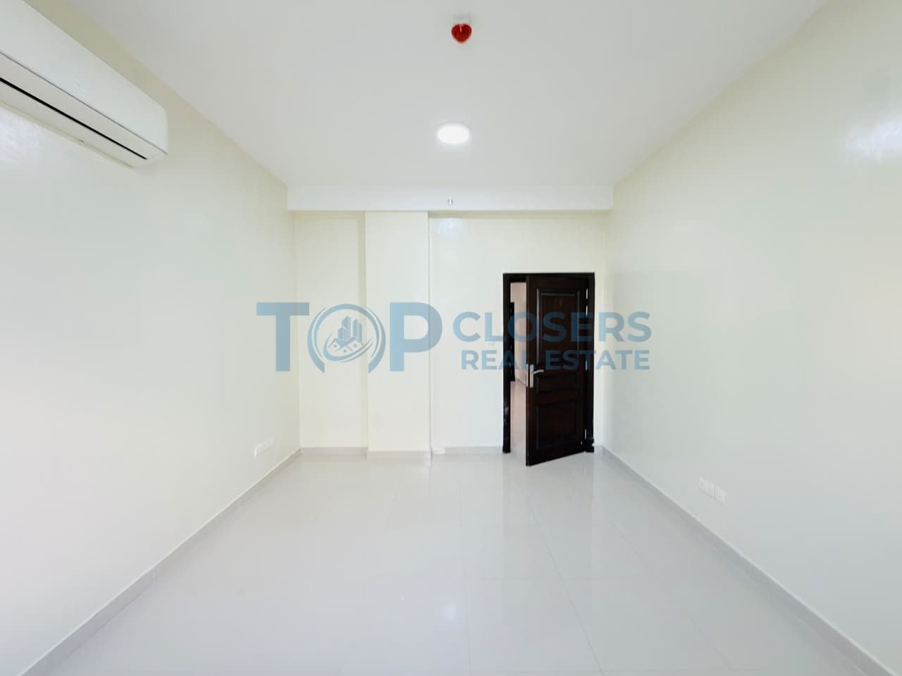 Ready To Move | Prime location | NeaT And Clean - Image 1