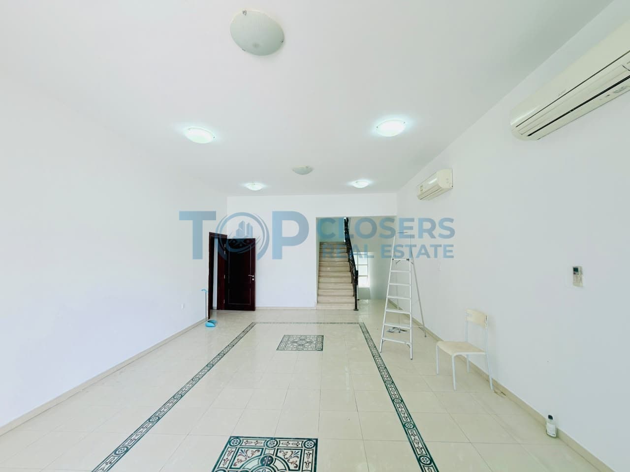 Private Backyard|Prime Location|Spacious Rooms - Image 3