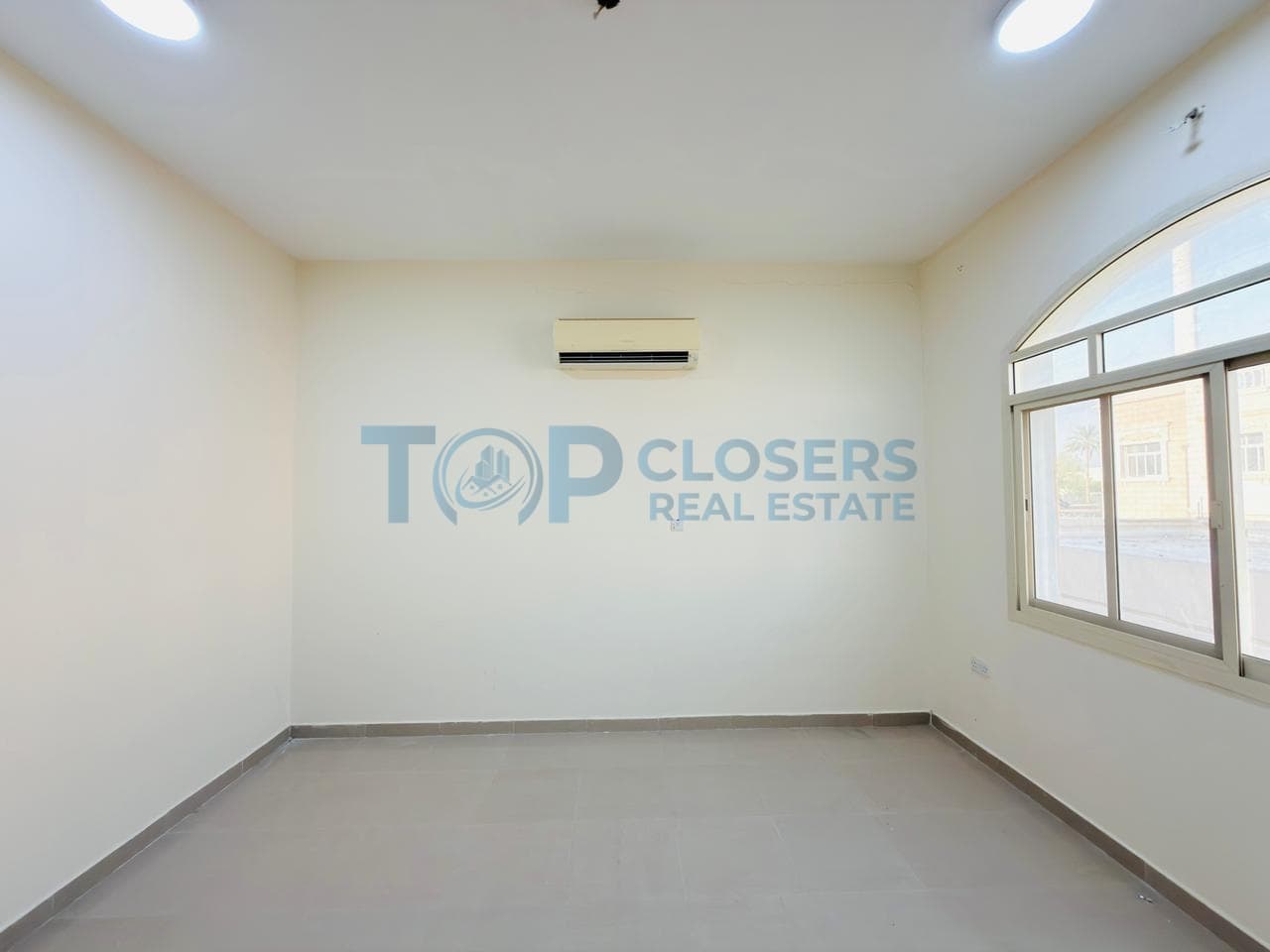 Ready To Move| Near To Hospital| Prime Location - Image 3