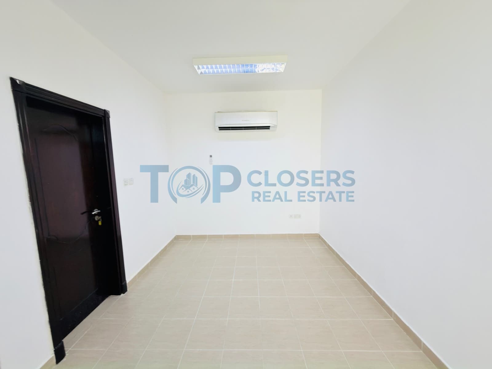 Balconies|Ground Floor|Near University|Spacious - Image 4