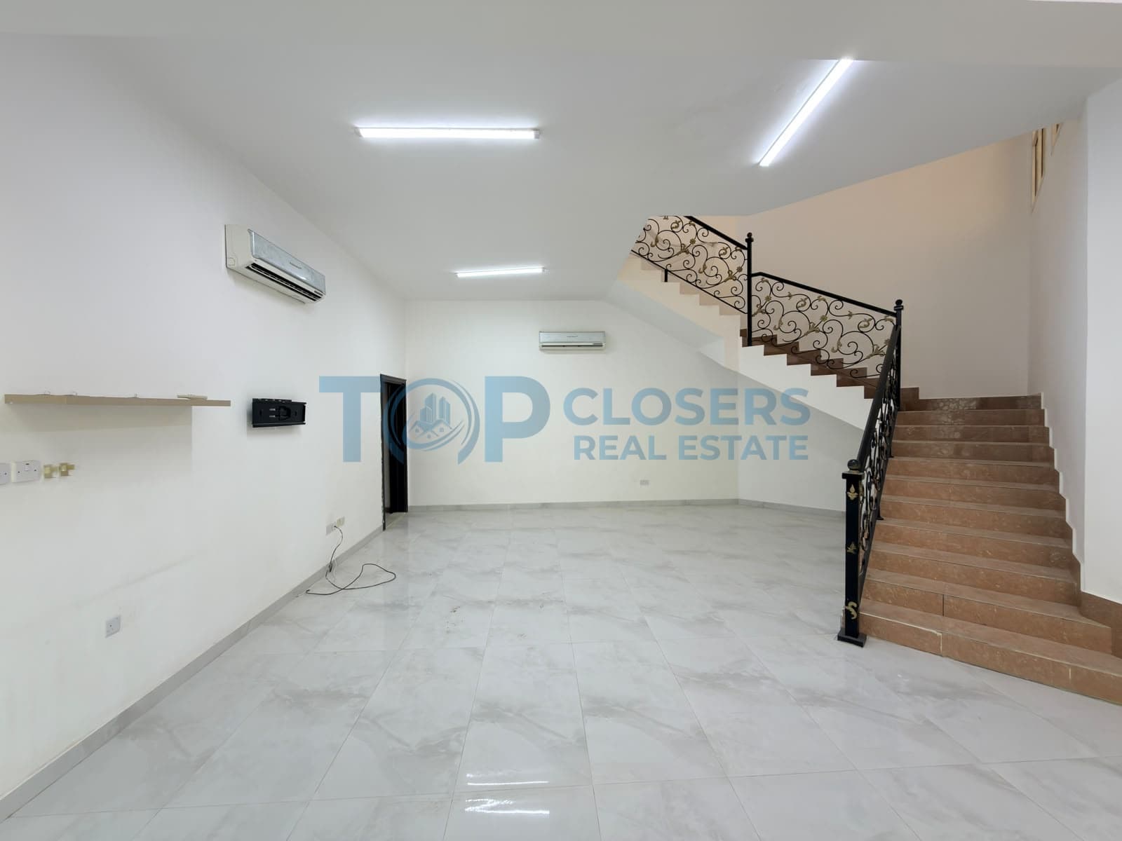 Duplex villa| Private Yard| Near Makani Mall - Image 3