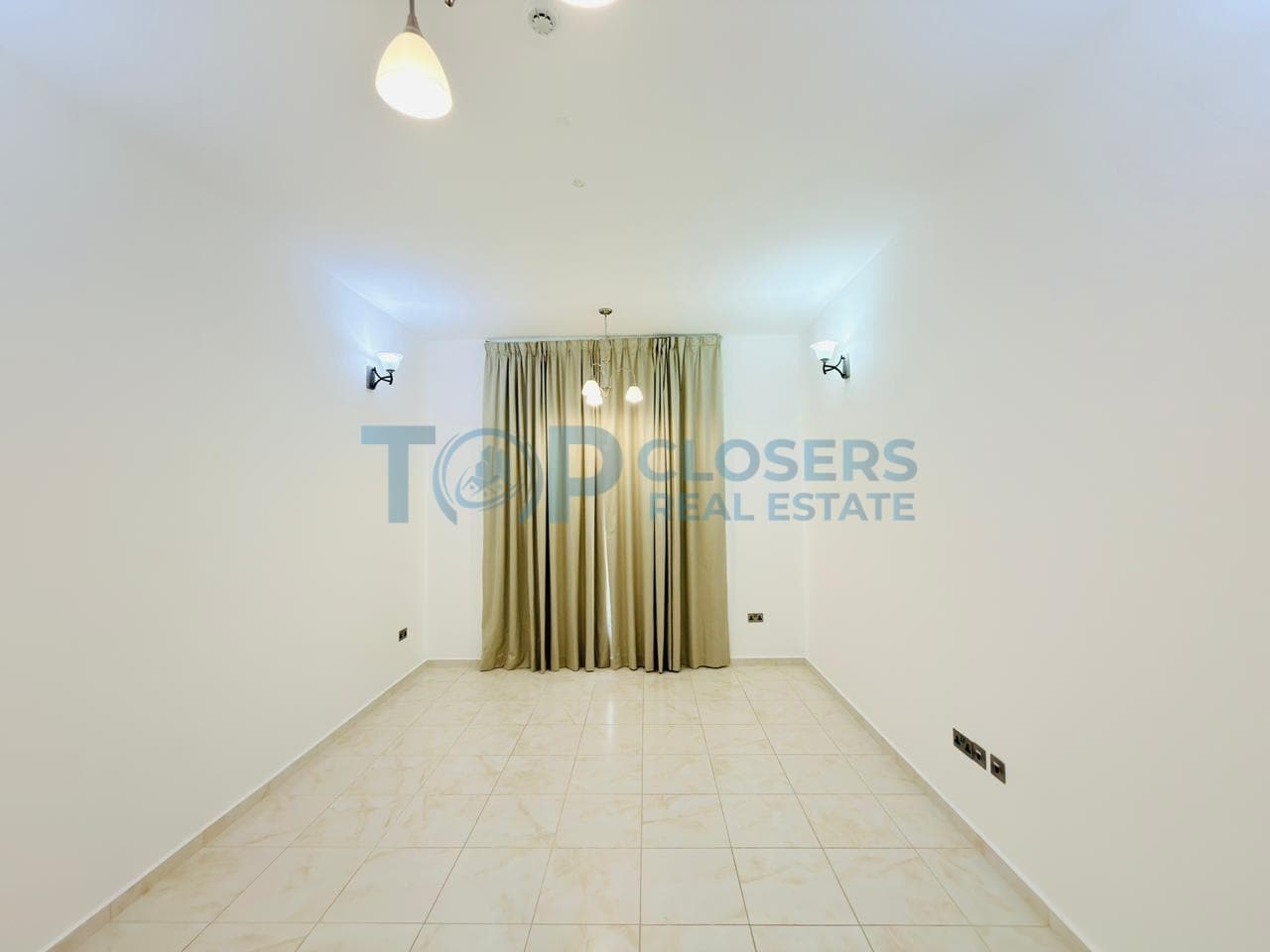 Prime Location|Built In Wardrobe| Ready To Move - Image 1