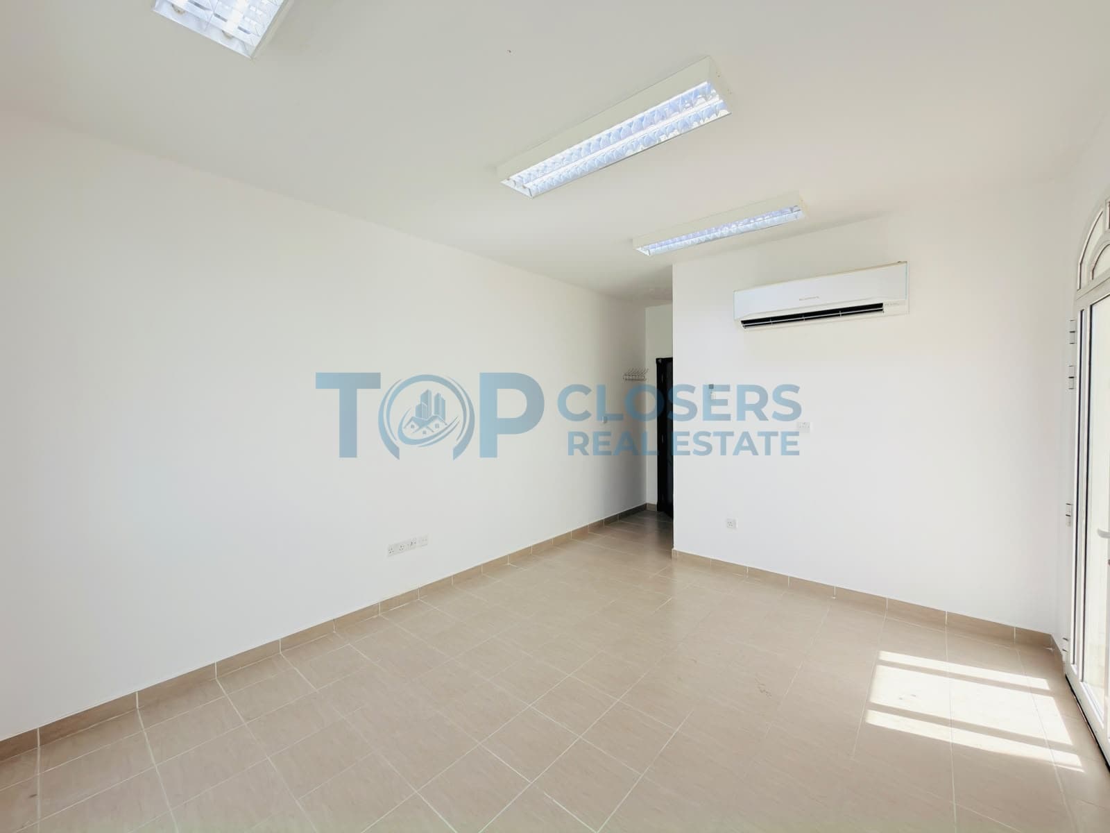 Balconies|Ground Floor|Near University|Spacious - Image 3