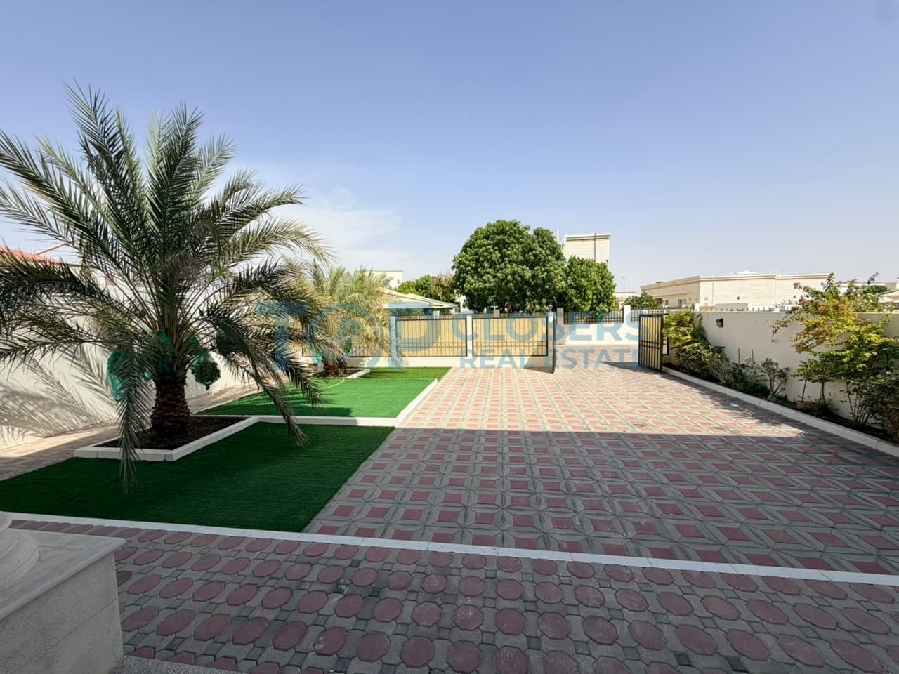 Private Front & Back Yard | Separate Entrance - Image 2