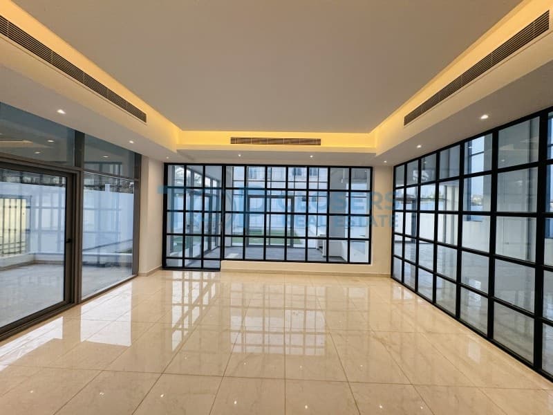 Modern Luxurious Villa| Built in Wardrobes| Driver Room - Image 2