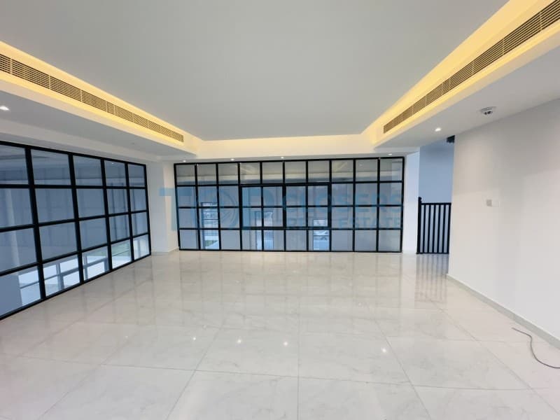 Modern Luxurious Villa| Built in Wardrobes| Driver Room - Image 4
