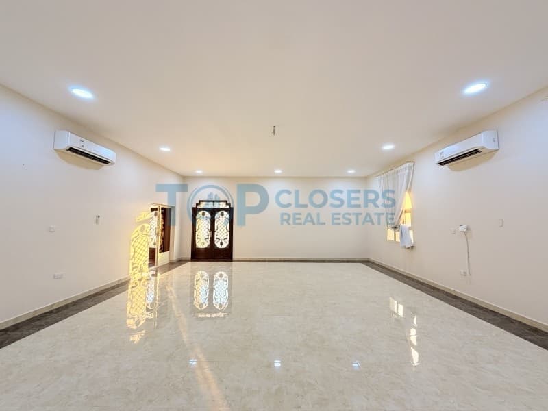 9Br Duplex Villa | Driver Room | Outside Majlis - Image 4