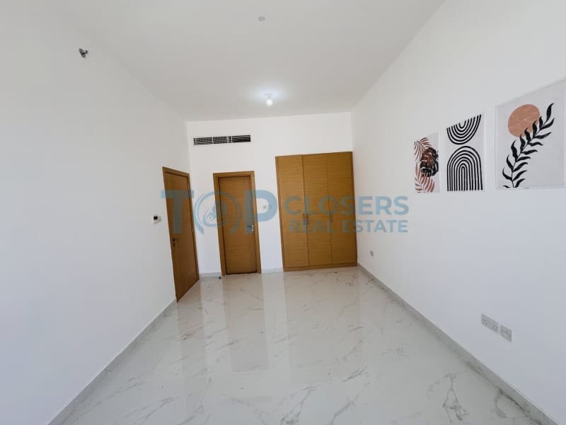 Spacious & Bright | Central Duct Ac| Basement Parking - Image 4