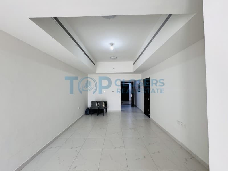 Prime Location | Central Ac Free| Balcony - Image 1