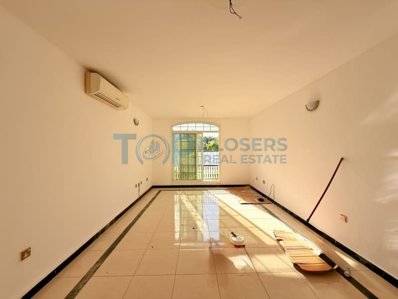 5 Br Separate Villa | 6 Payments | Ready to Move - Image 2