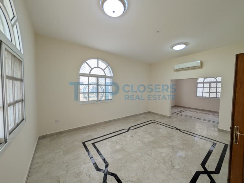 Private Entrance| PrivateYard| Comfortable Living - Image 2