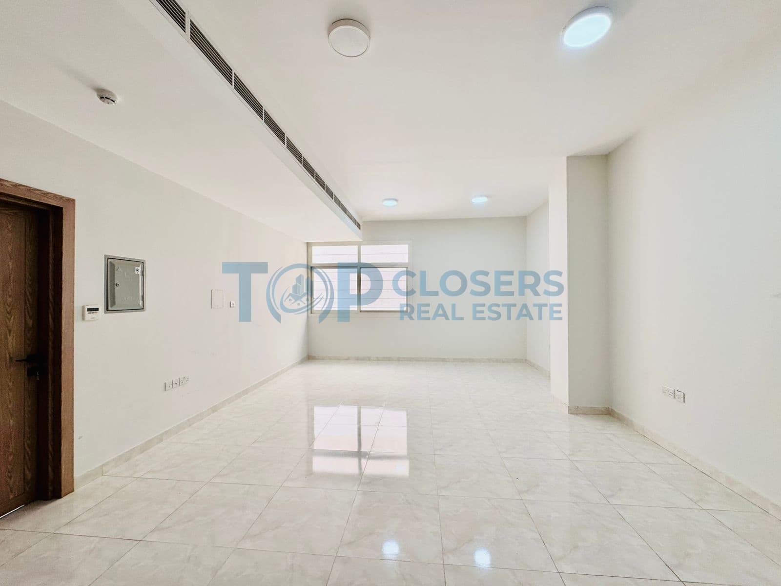 Compound Villa | Ready to Move In | Prime Location - Image 4