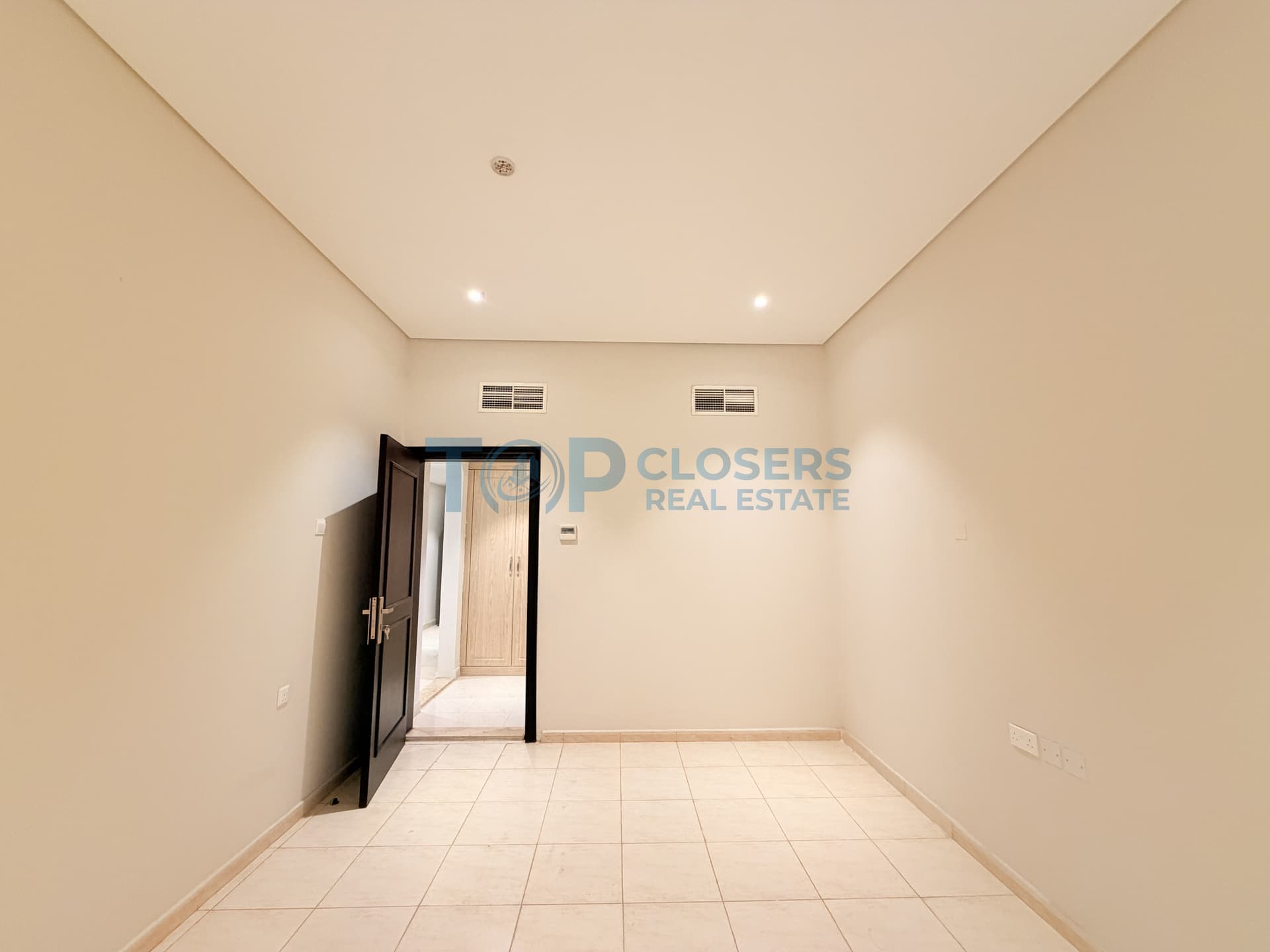 Family Building | Ready To Move In |Prime Location - Image 2