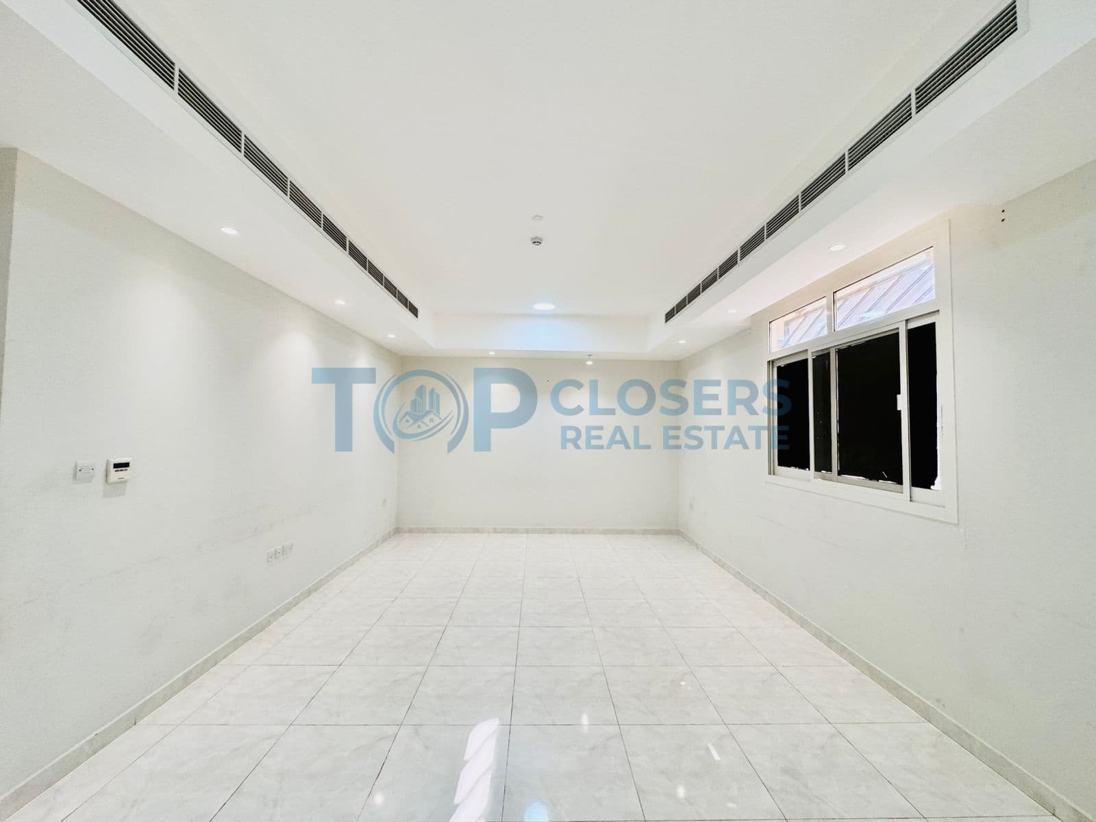 Compound Villa | Ready to Move In | Prime Location - Image 2