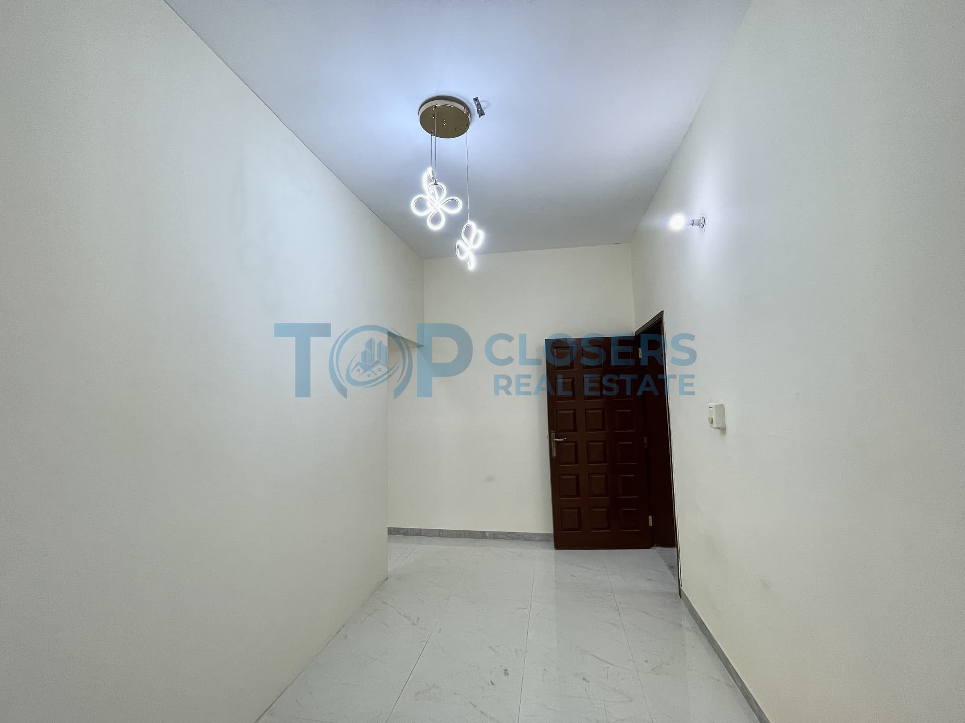 Including water electricity & wifi | Free parking - Image 2