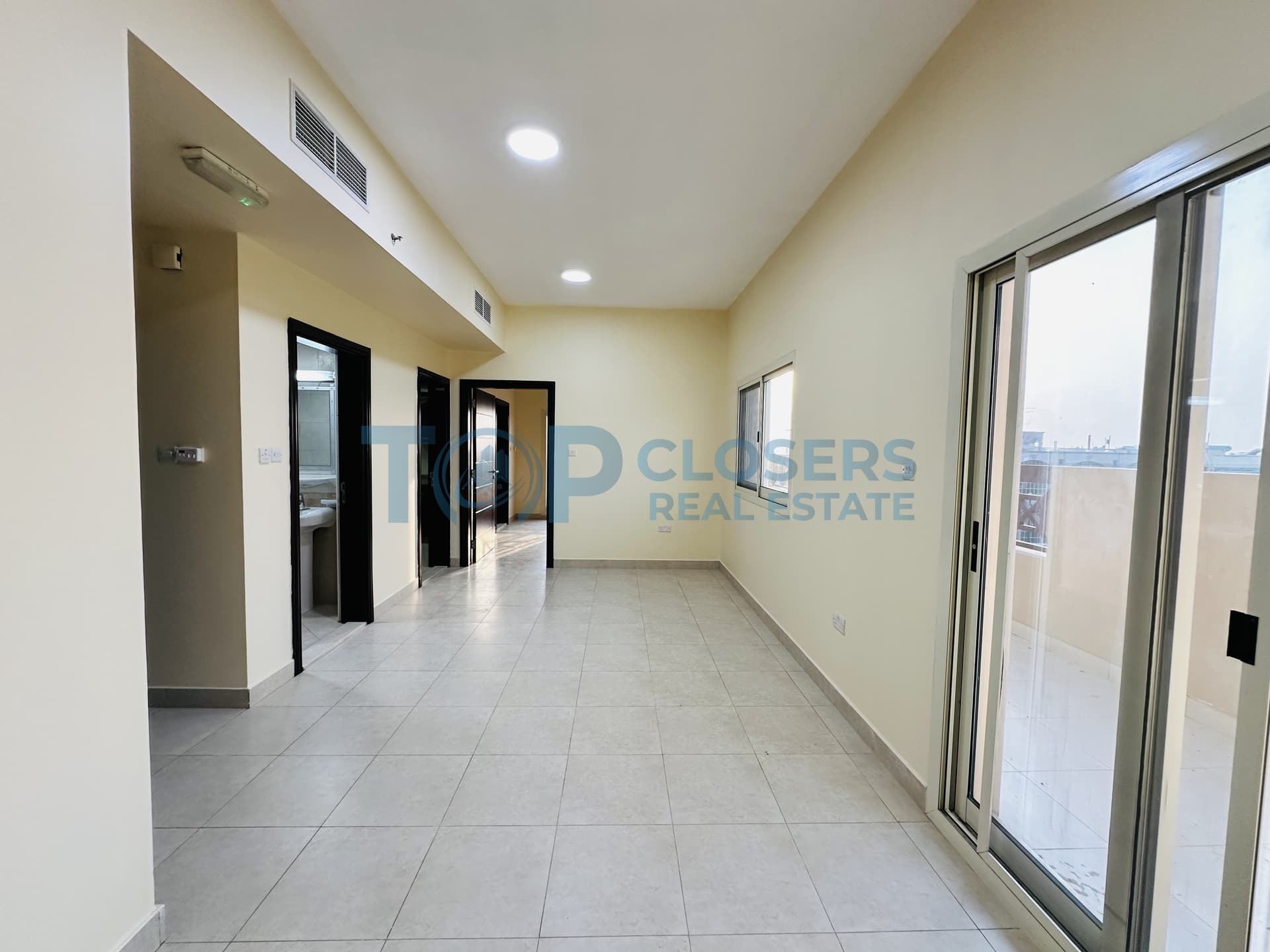 Big Terrace | Town Center | Near Al Ain Oasis - Image 2