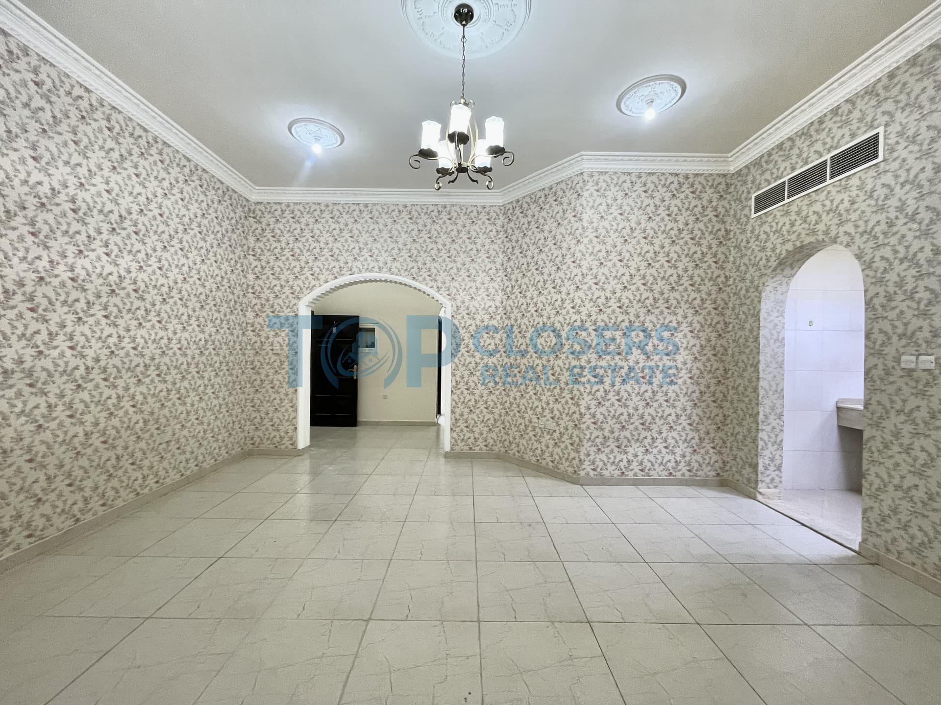 Big 3 Bedrooms | Near Dubai Exit | Near Mall - Image 3