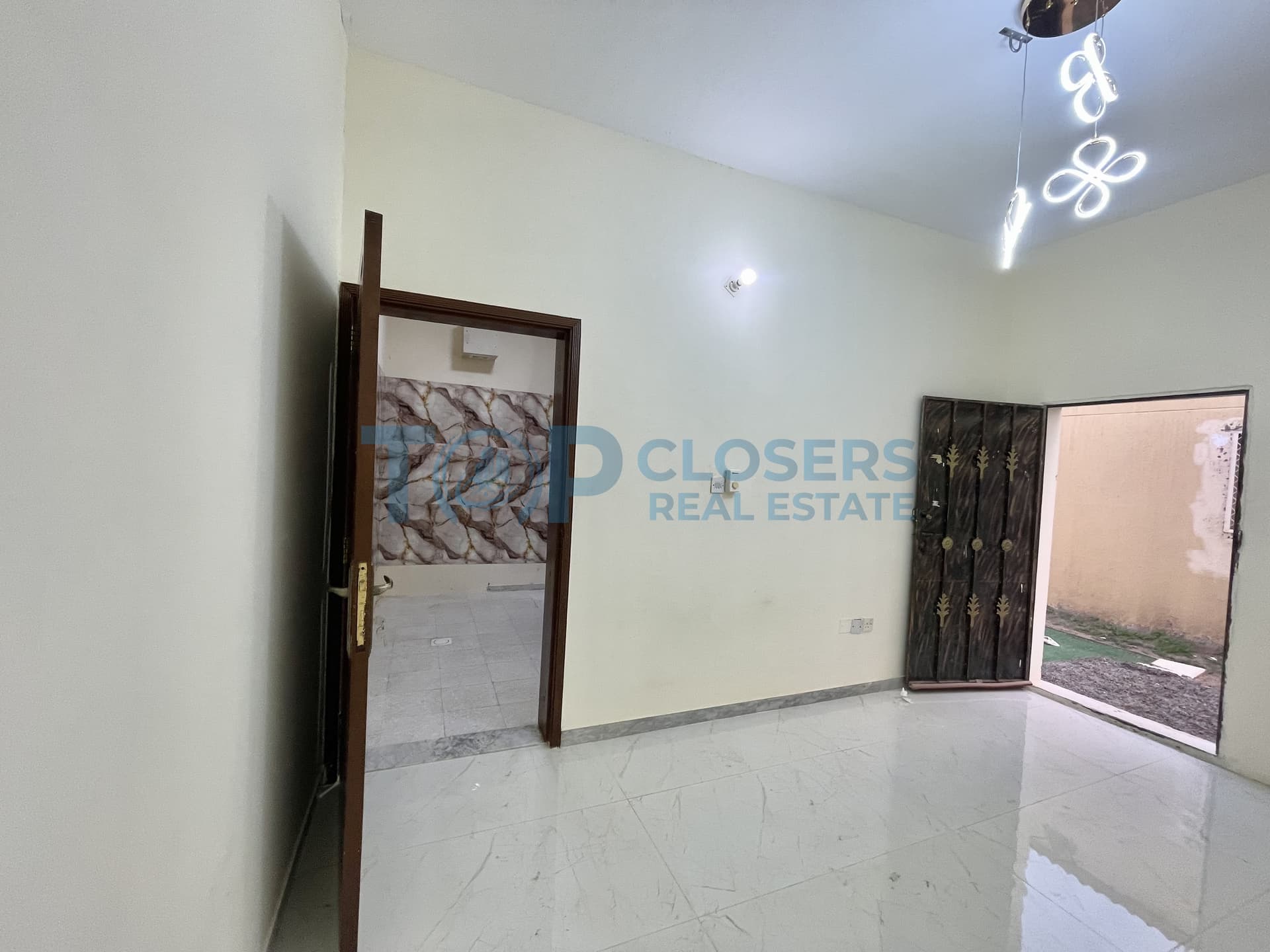 Including water electricity & wifi | Free parking - Image 4