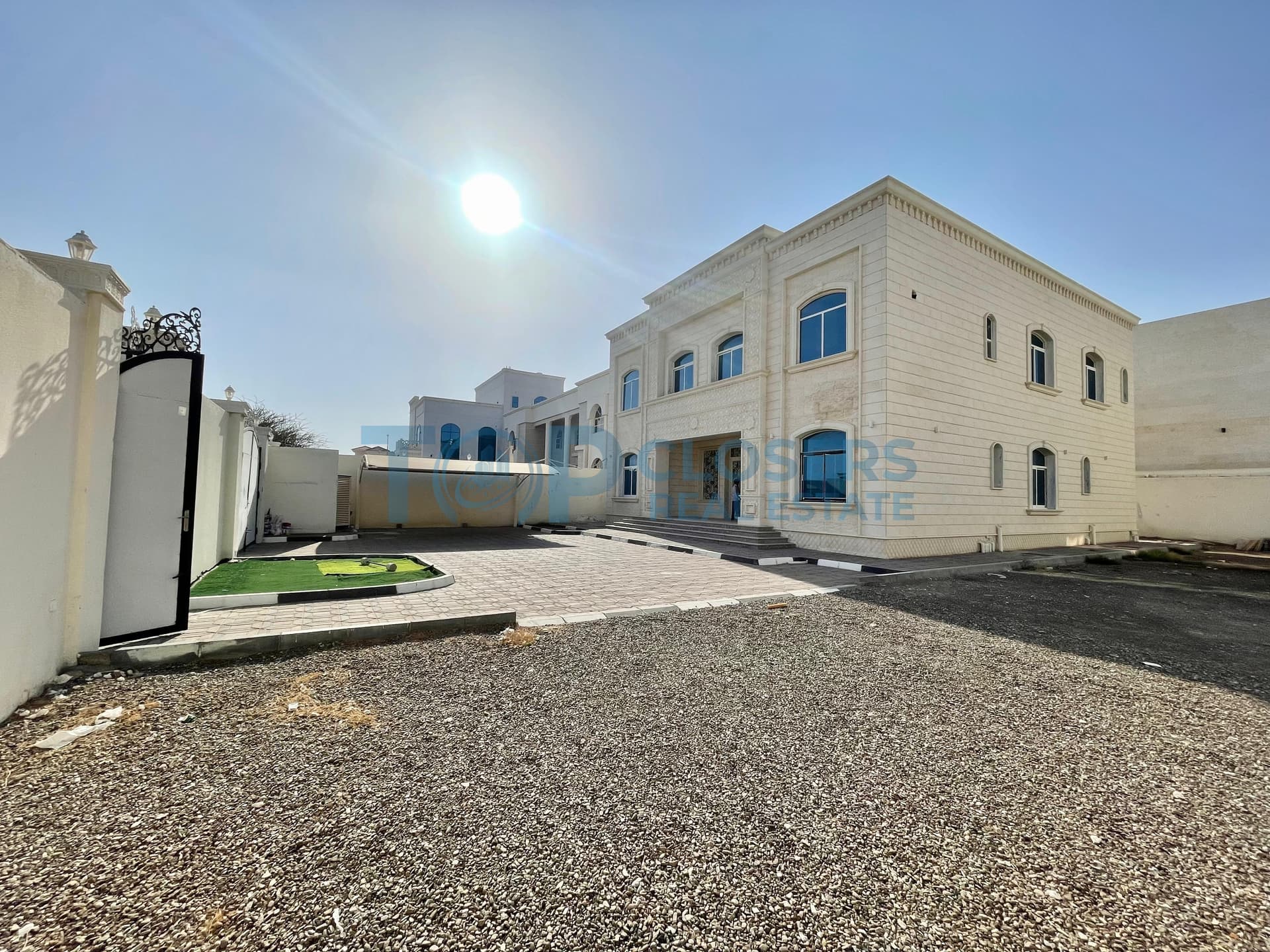 9br villa |Near shabhat Plaza | Clean and Specious - Image 2