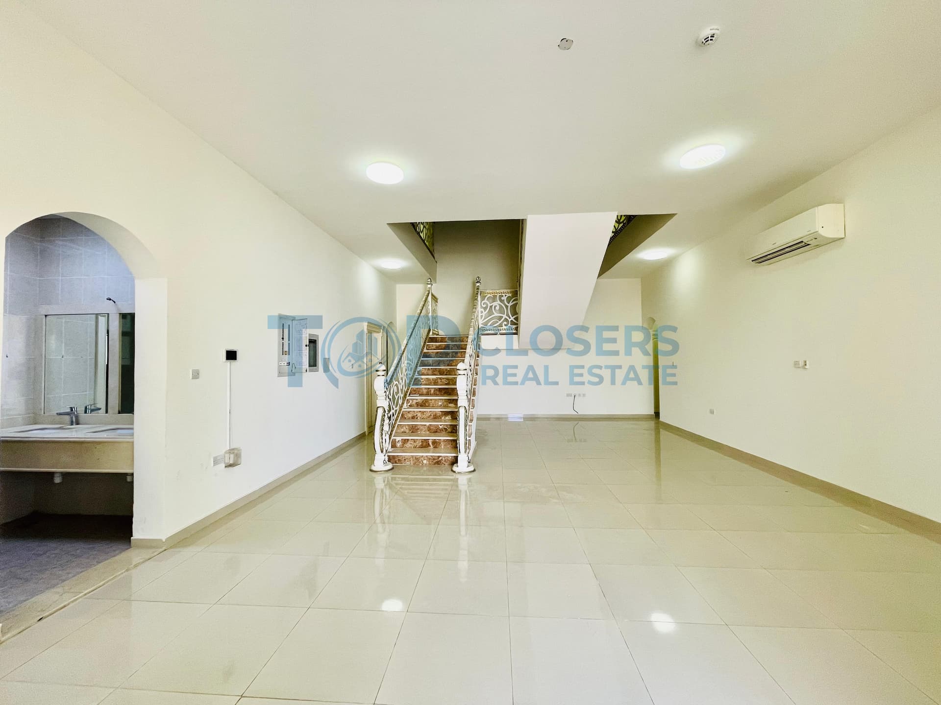 9br villa |Near shabhat Plaza | Clean and Specious - Image 4