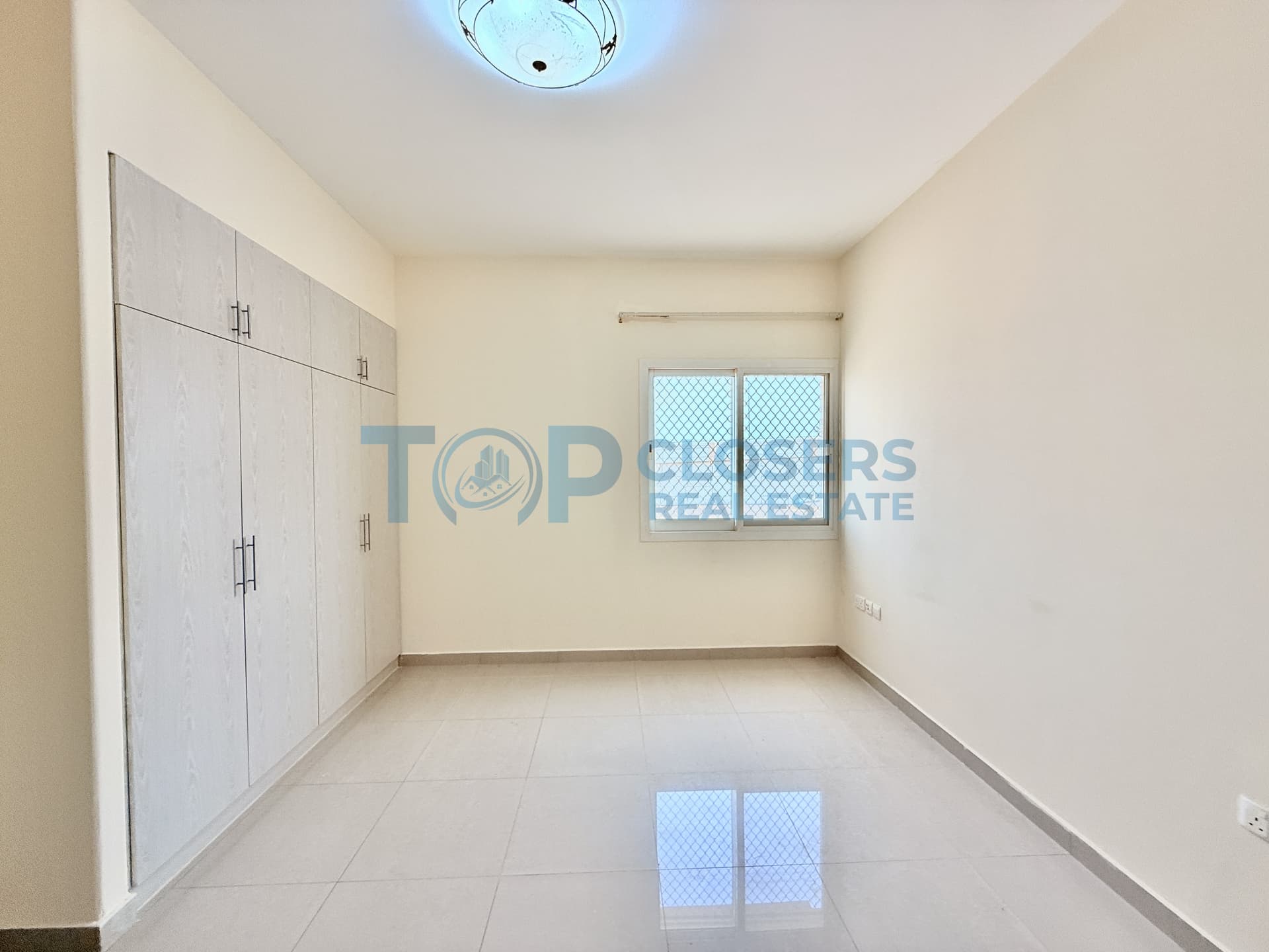 Spacious Apartment | Elevator | Basement Parking - Image 4