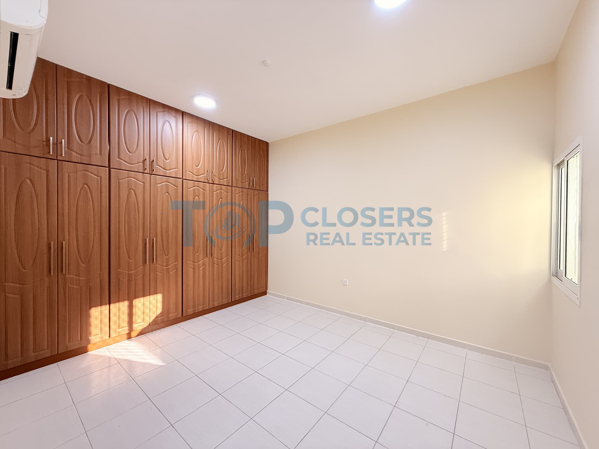 Spacious 3BHK Apartment | Balcony | Covered Parking - Image 1