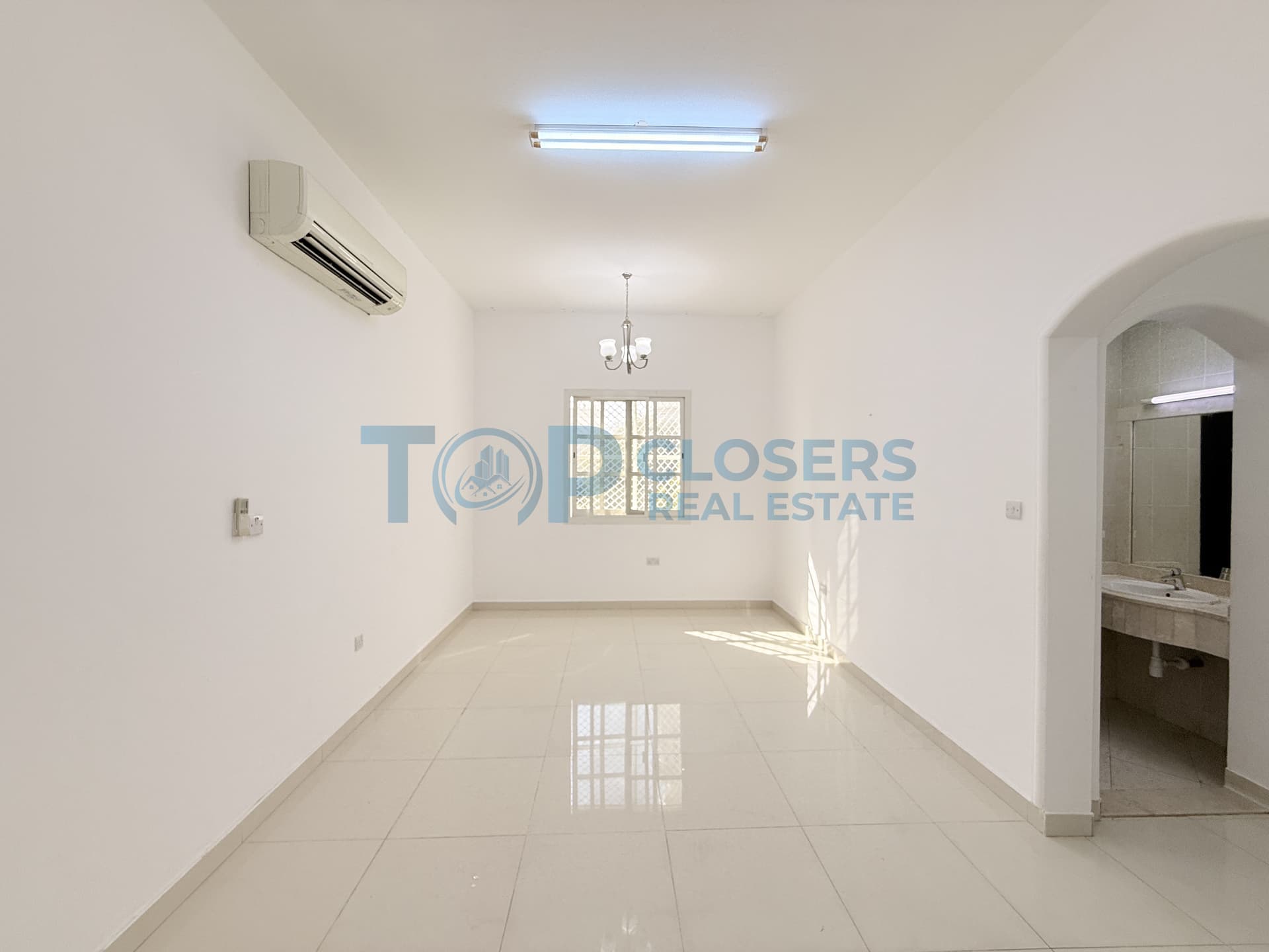 Spacious Apartment | Elevator | Basement Parking - Image 1