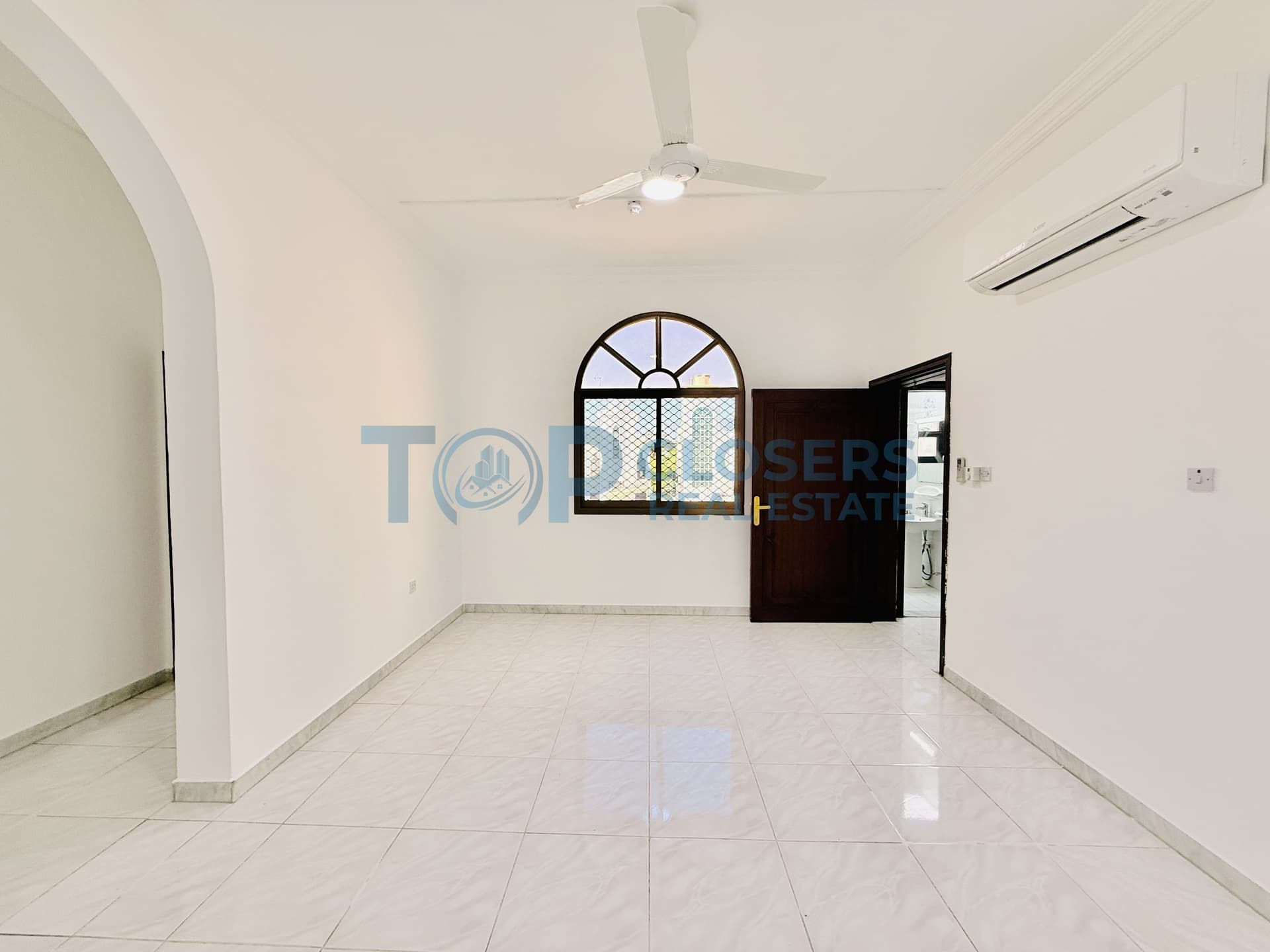 Private Entrance| School Area | Covered Parking - Image 3