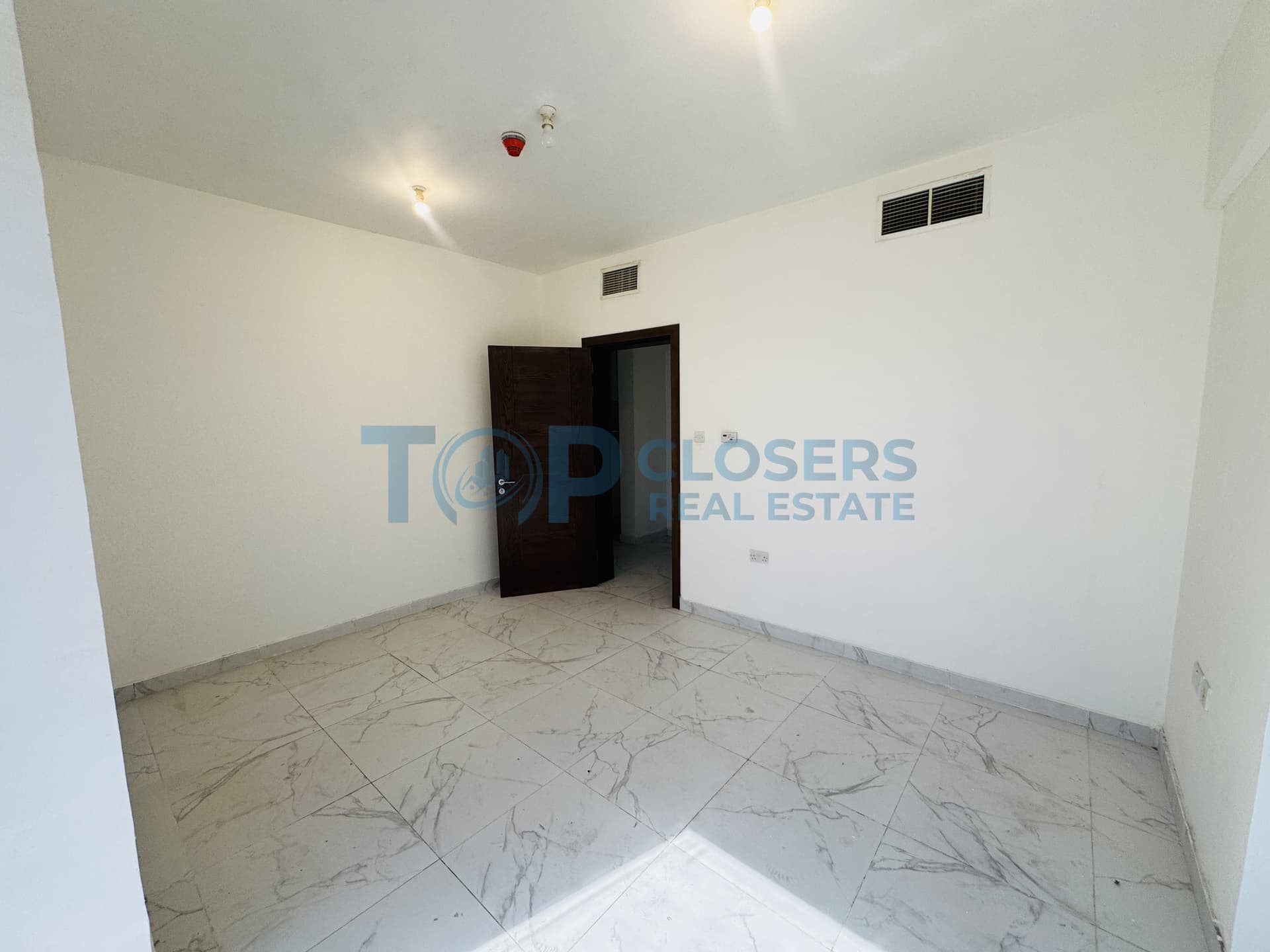 Near To STMC | Prime location | Bright Spacious - Image 3